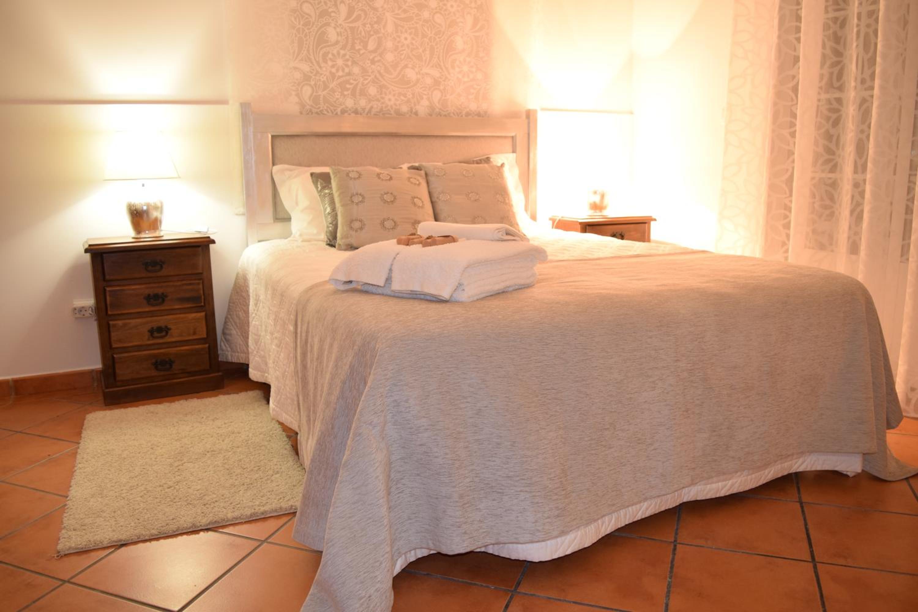 Deluxe Double Room with Bath photo 1