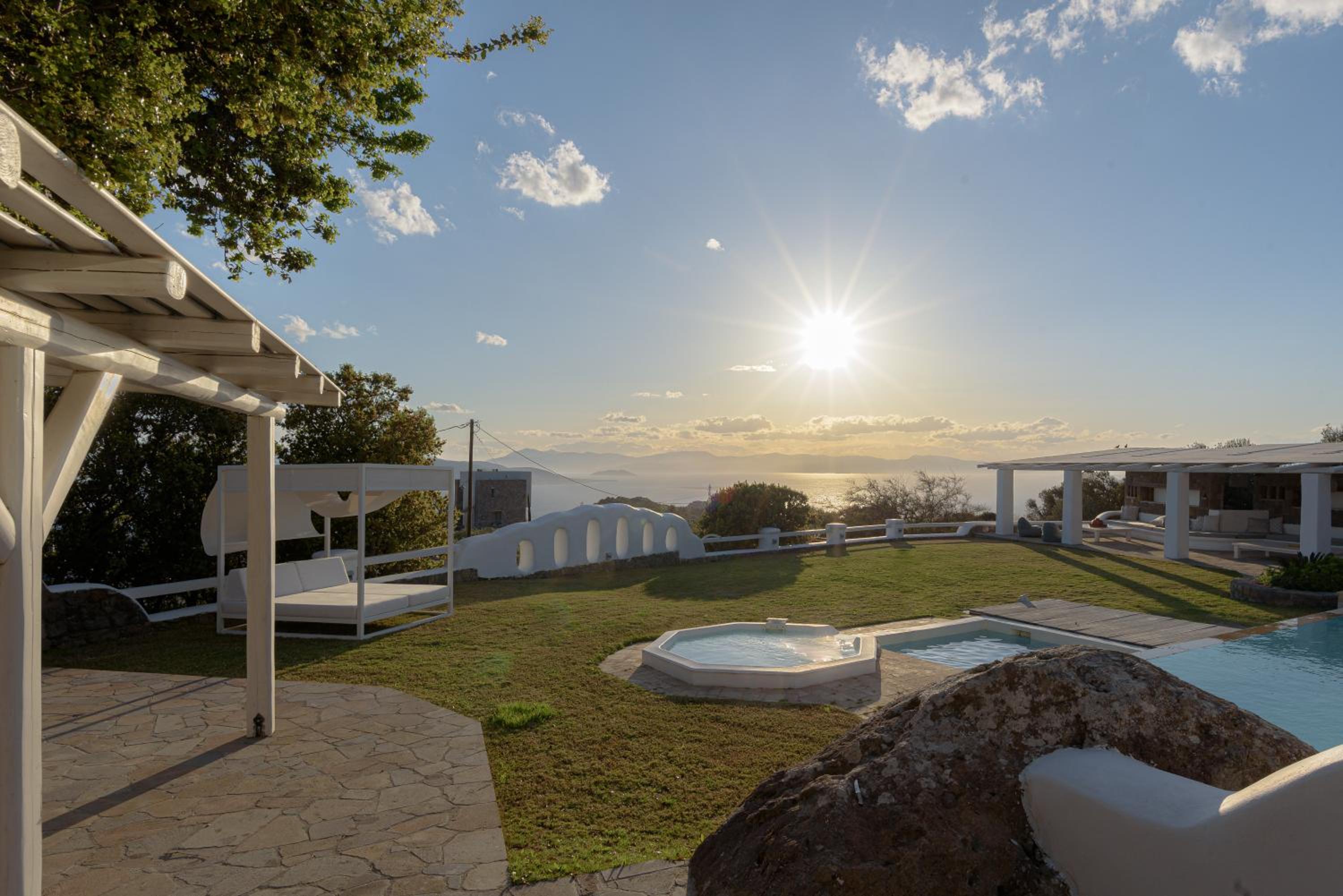 Villa photo 3