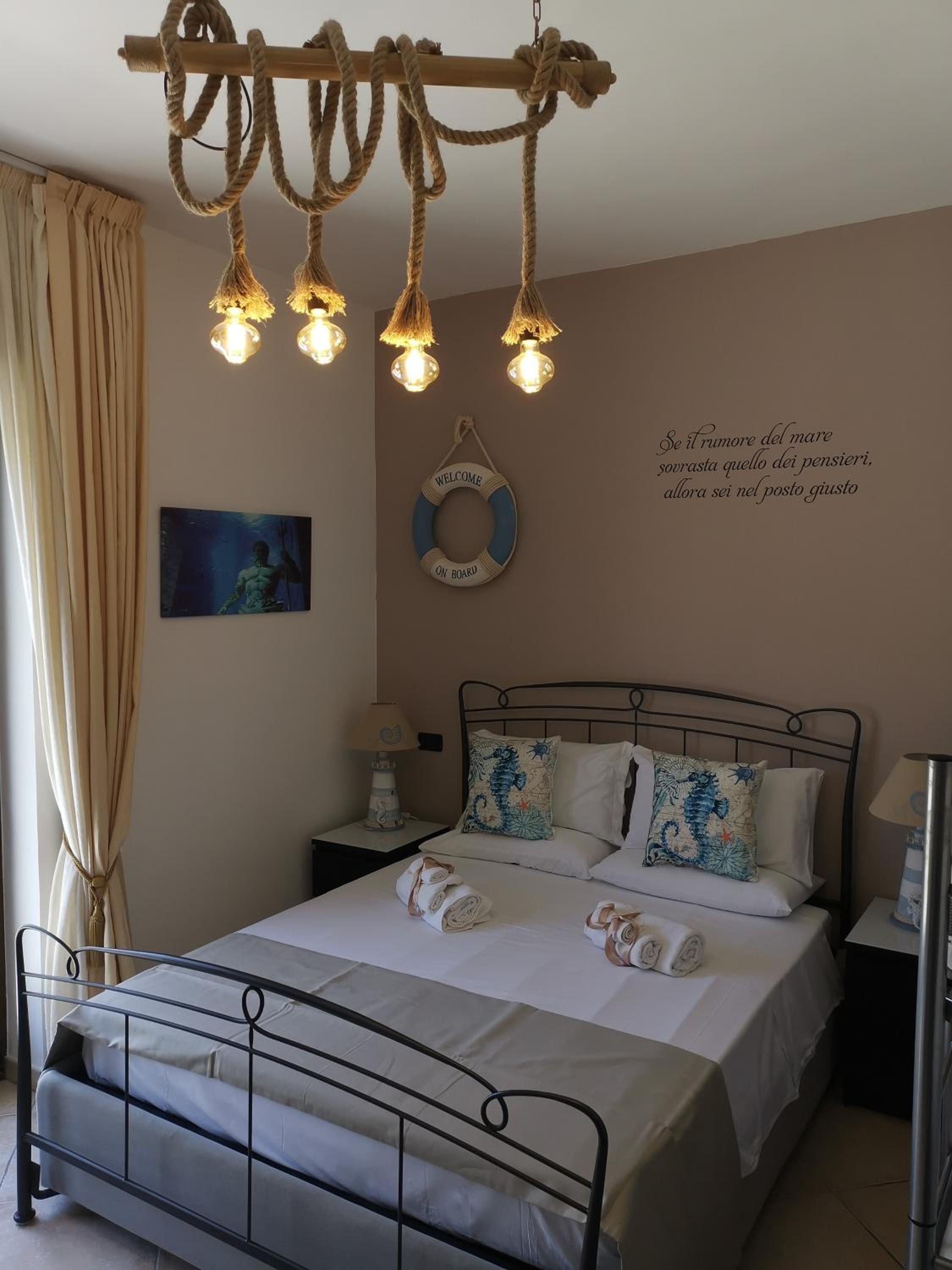 King Room with Sea View - Photo 11