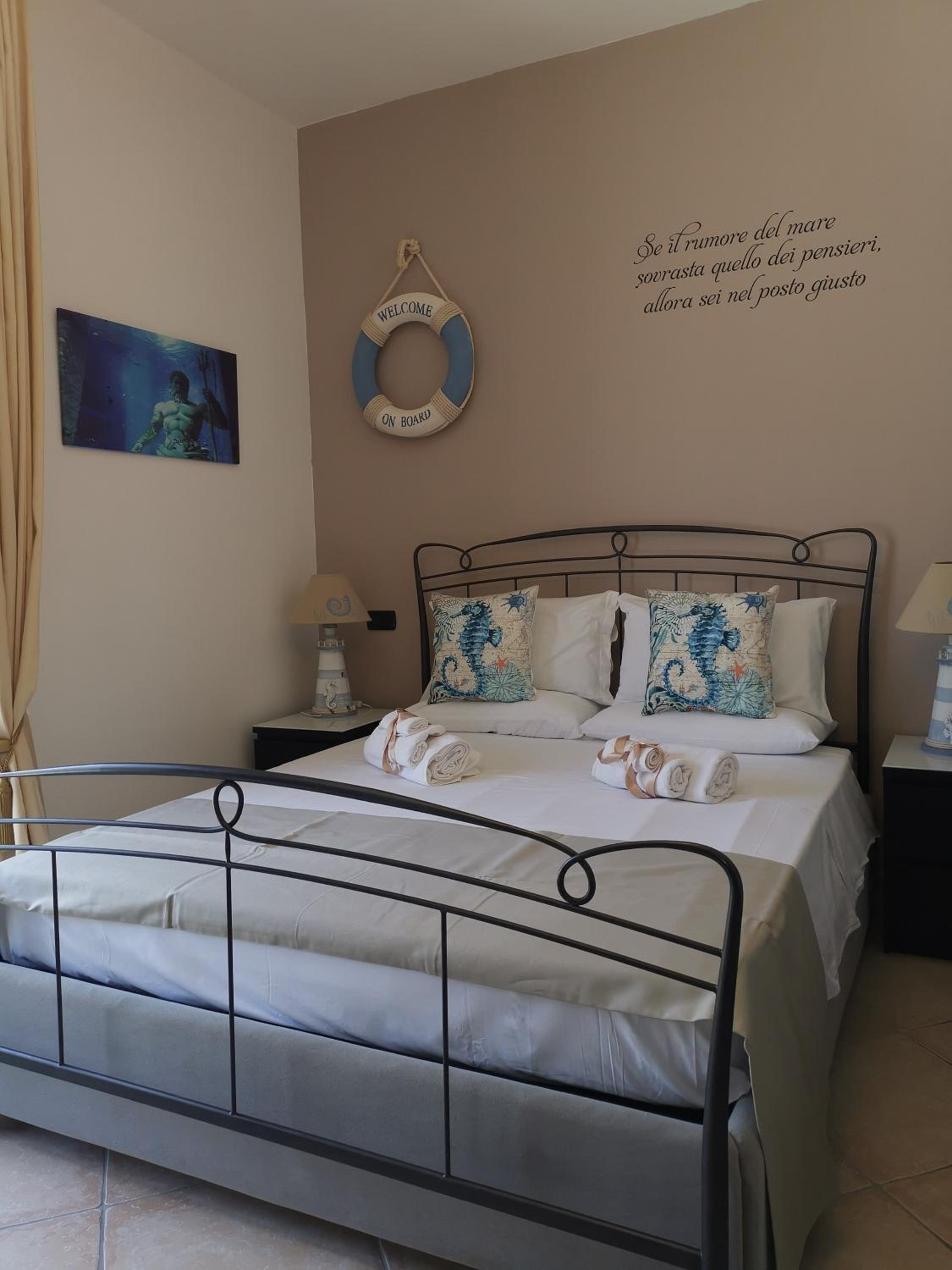 King Room with Sea View - Photo 9