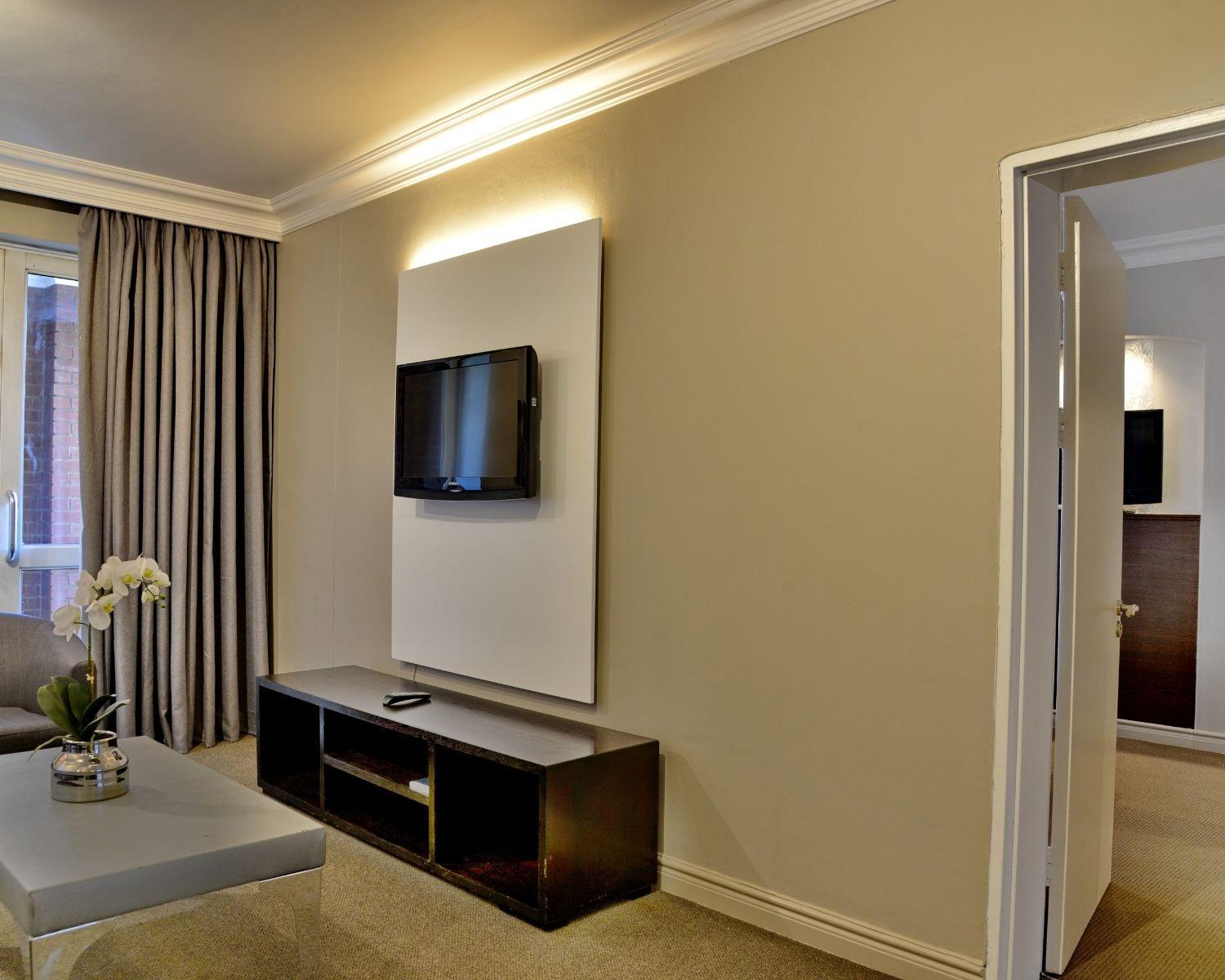 Executive Suite - Photo 4