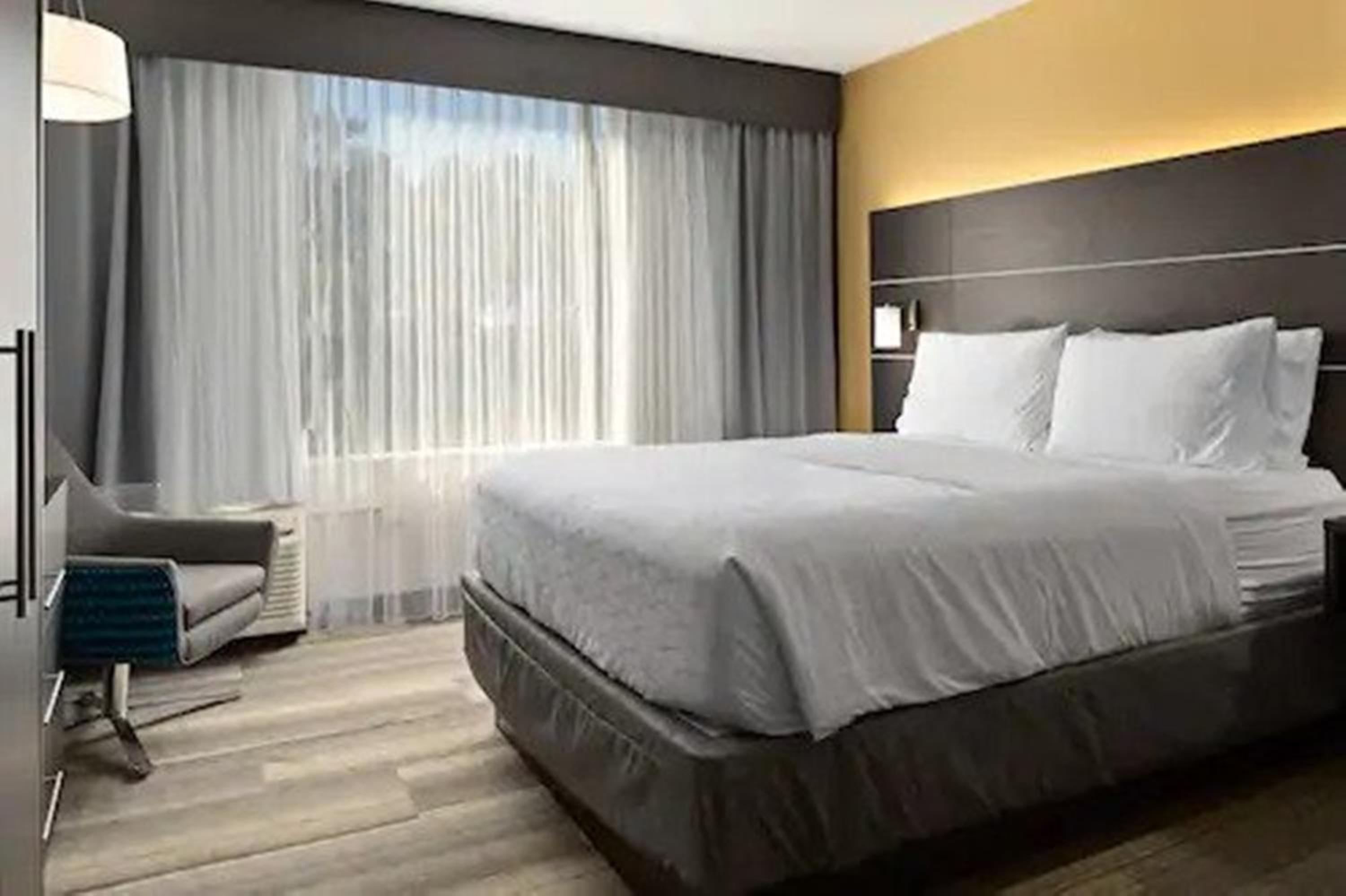 Standard King Room - Photo 1