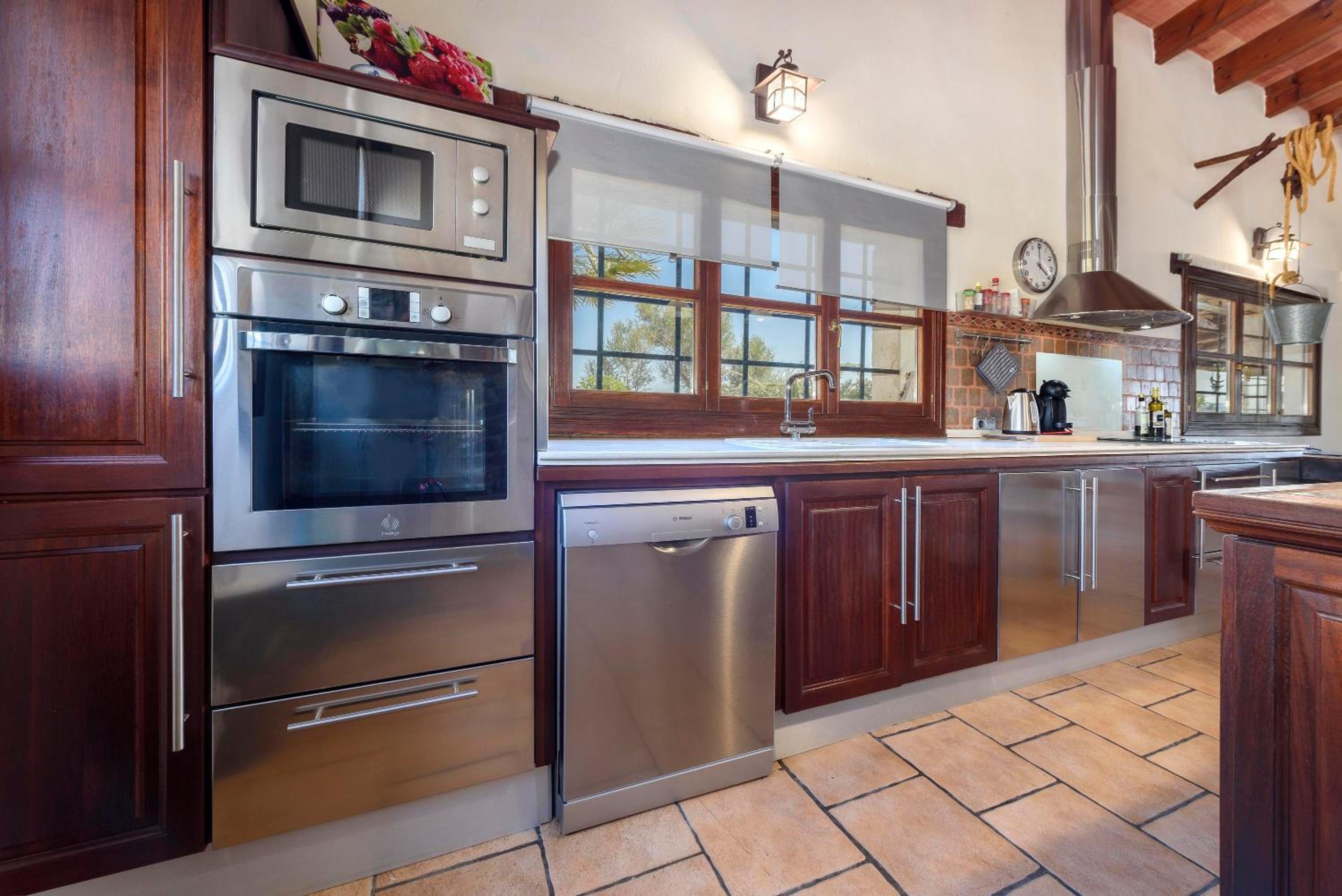 Villa photo 2