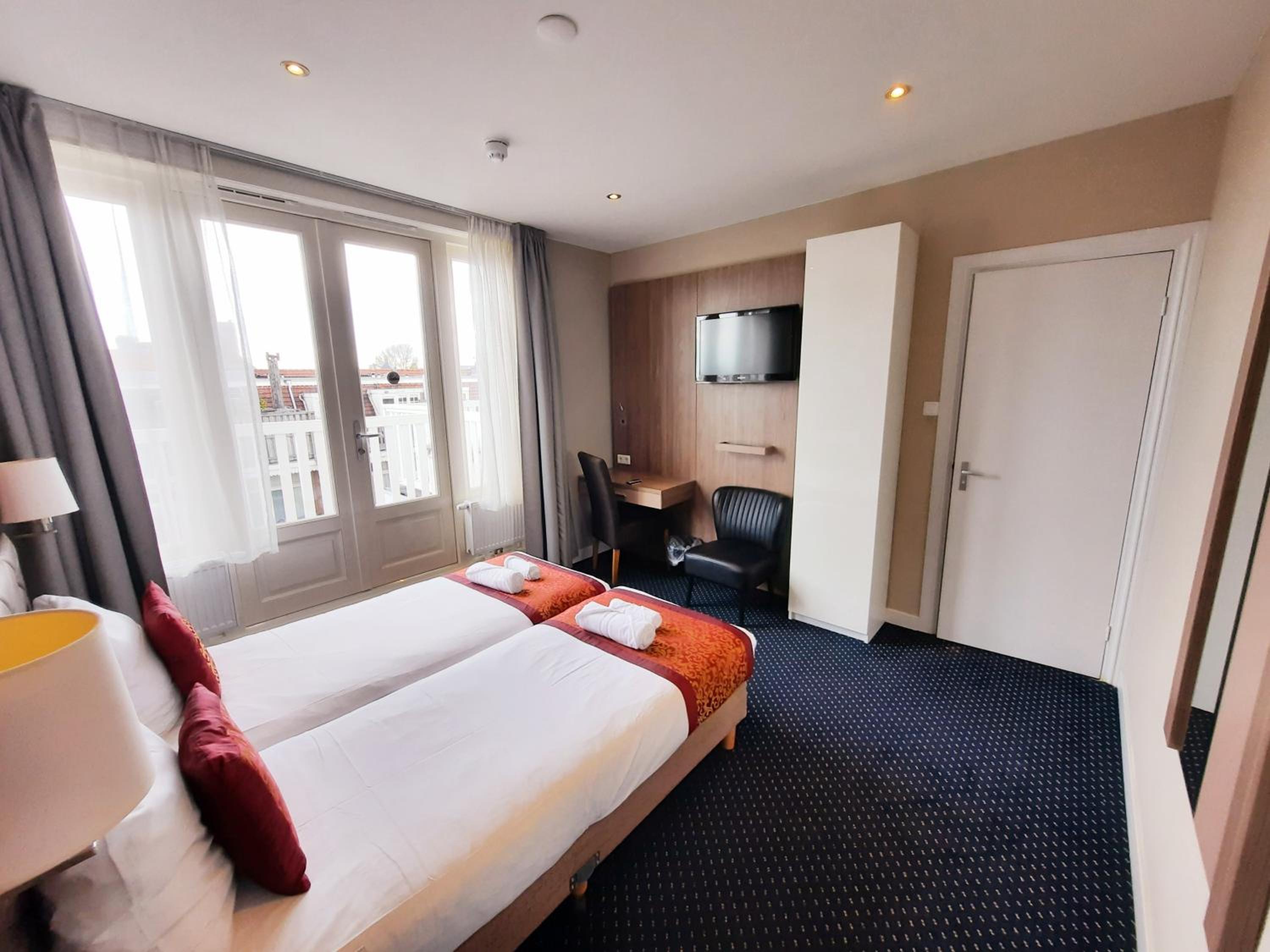 Small Double/Twin Room