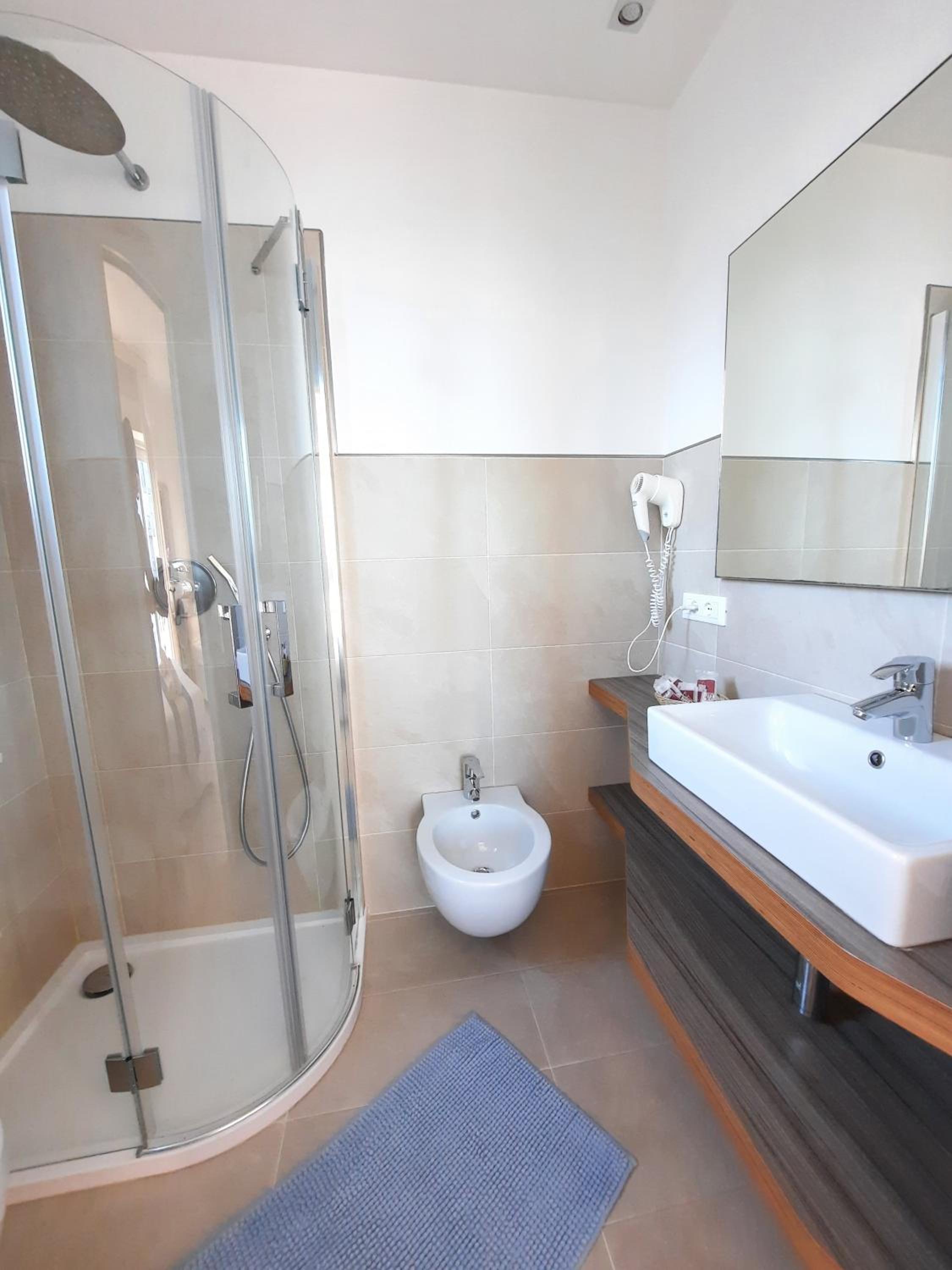 Standard Triple Room with Sea View photo 2