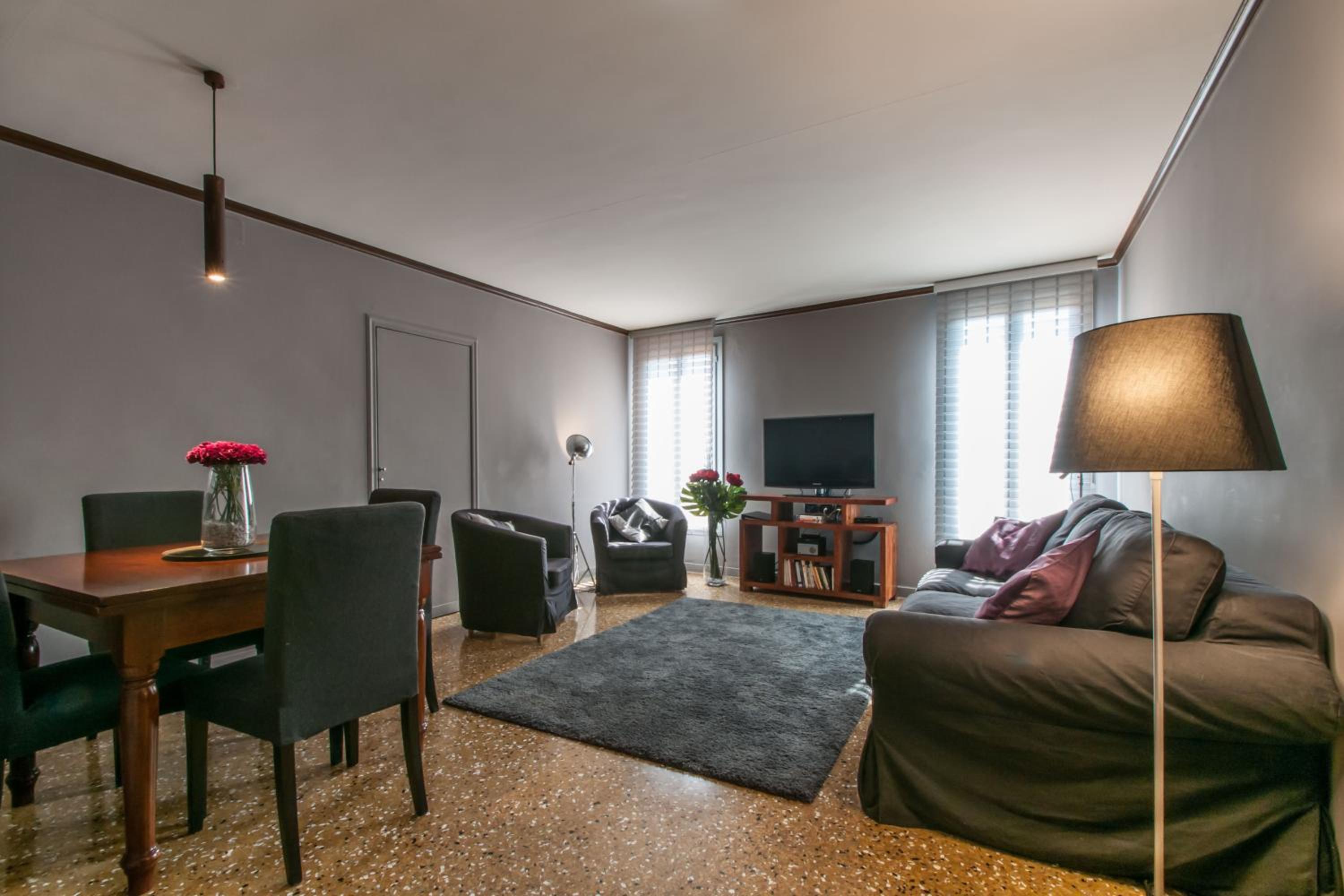 Three-Bedroom Apartment photo 1
