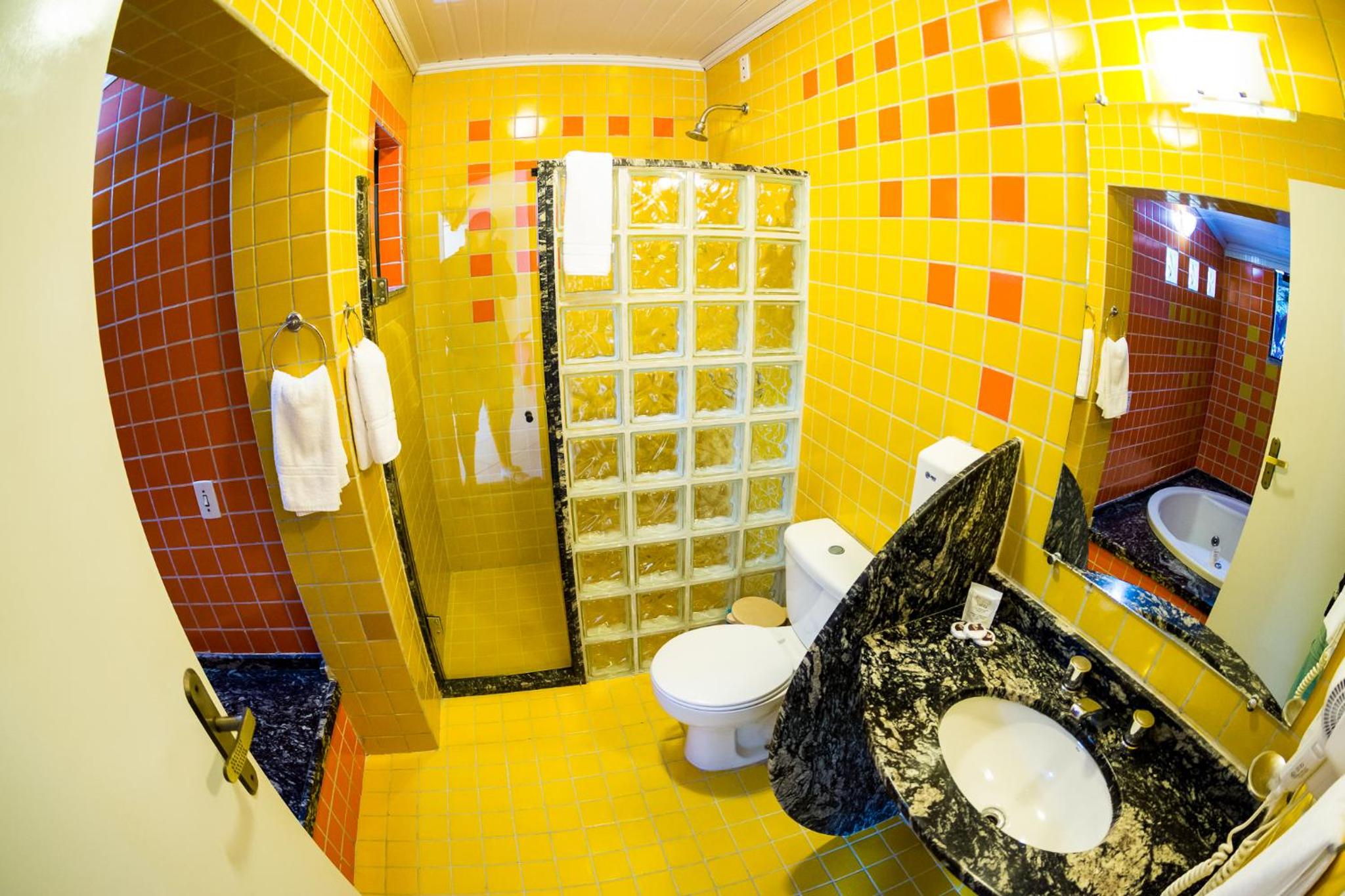 Suite - Photo 27