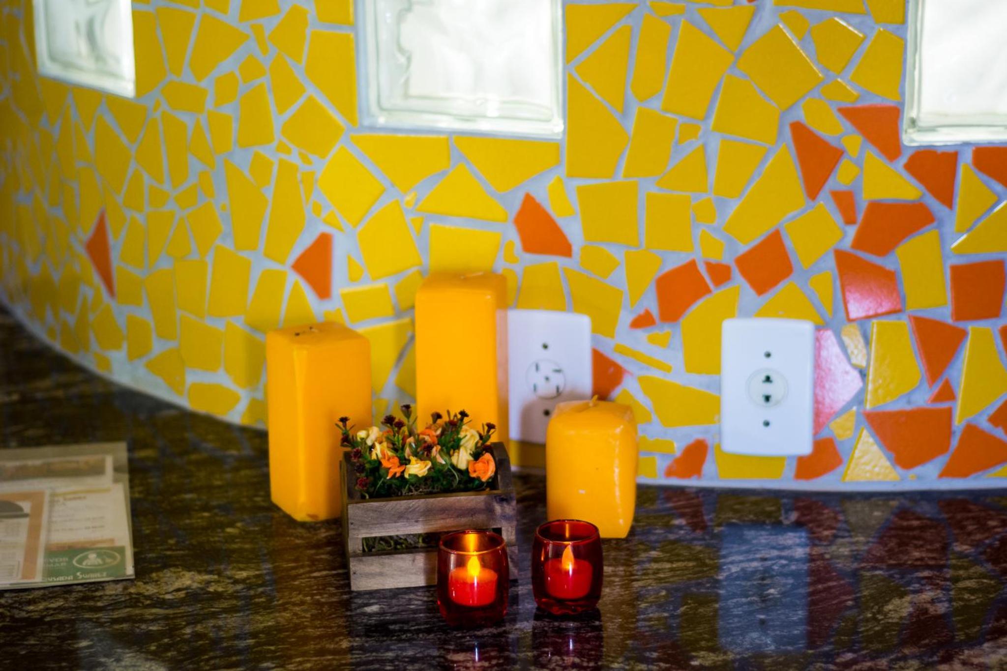 Suite - Photo 26