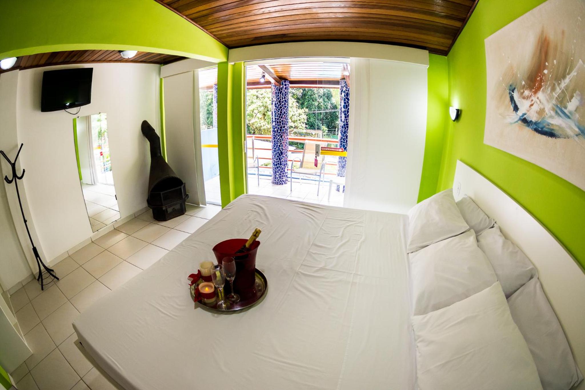 Suite - Photo 5