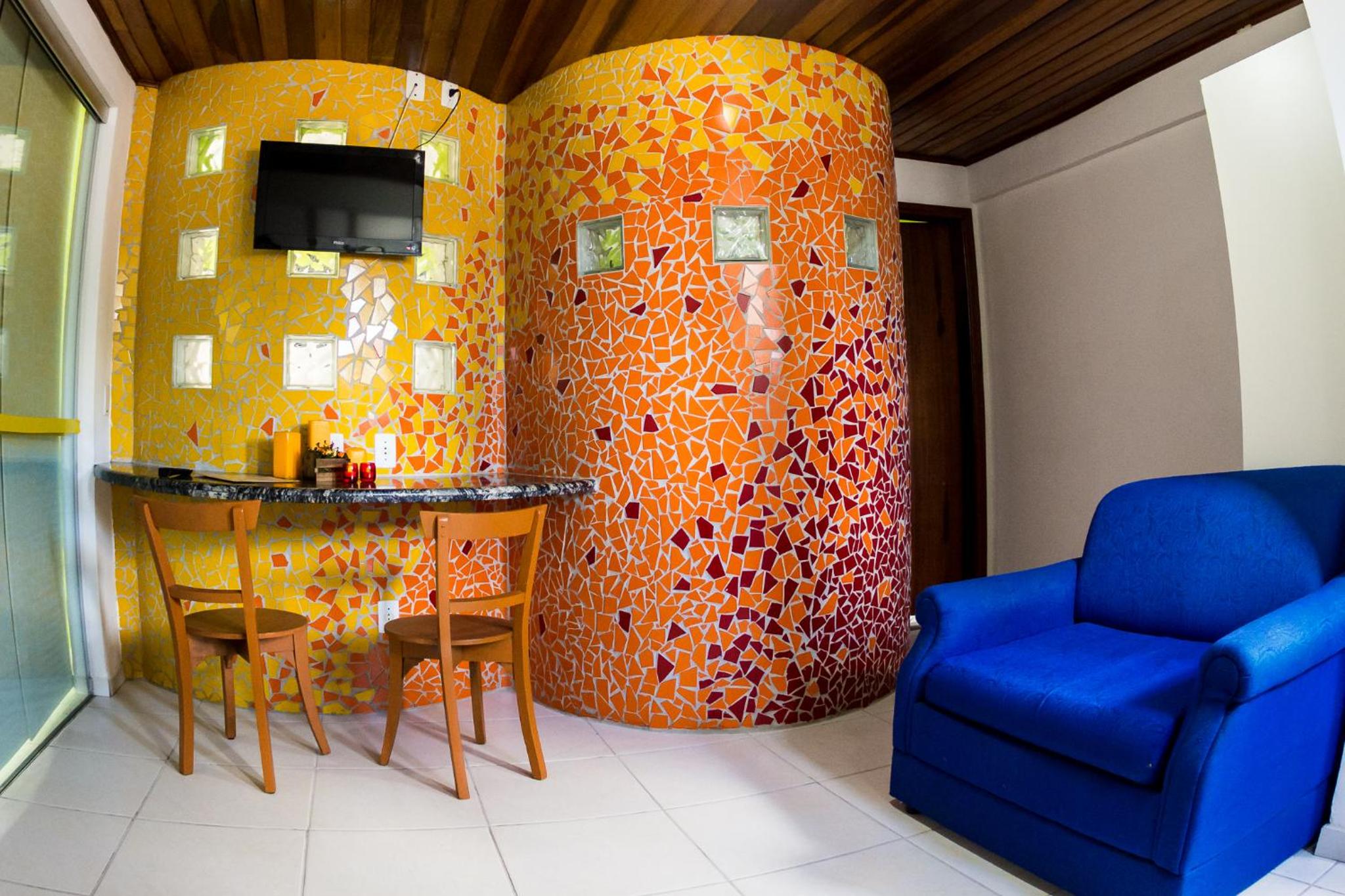 Suite - Photo 11