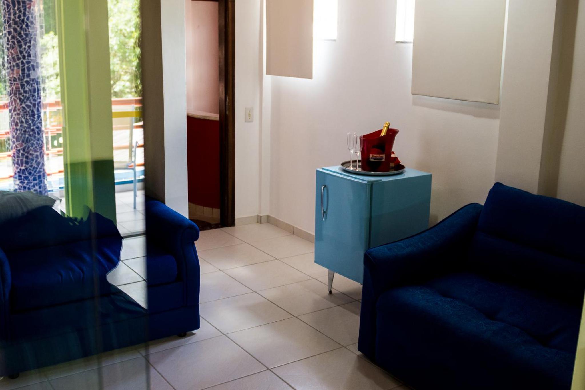 Suite - Photo 22
