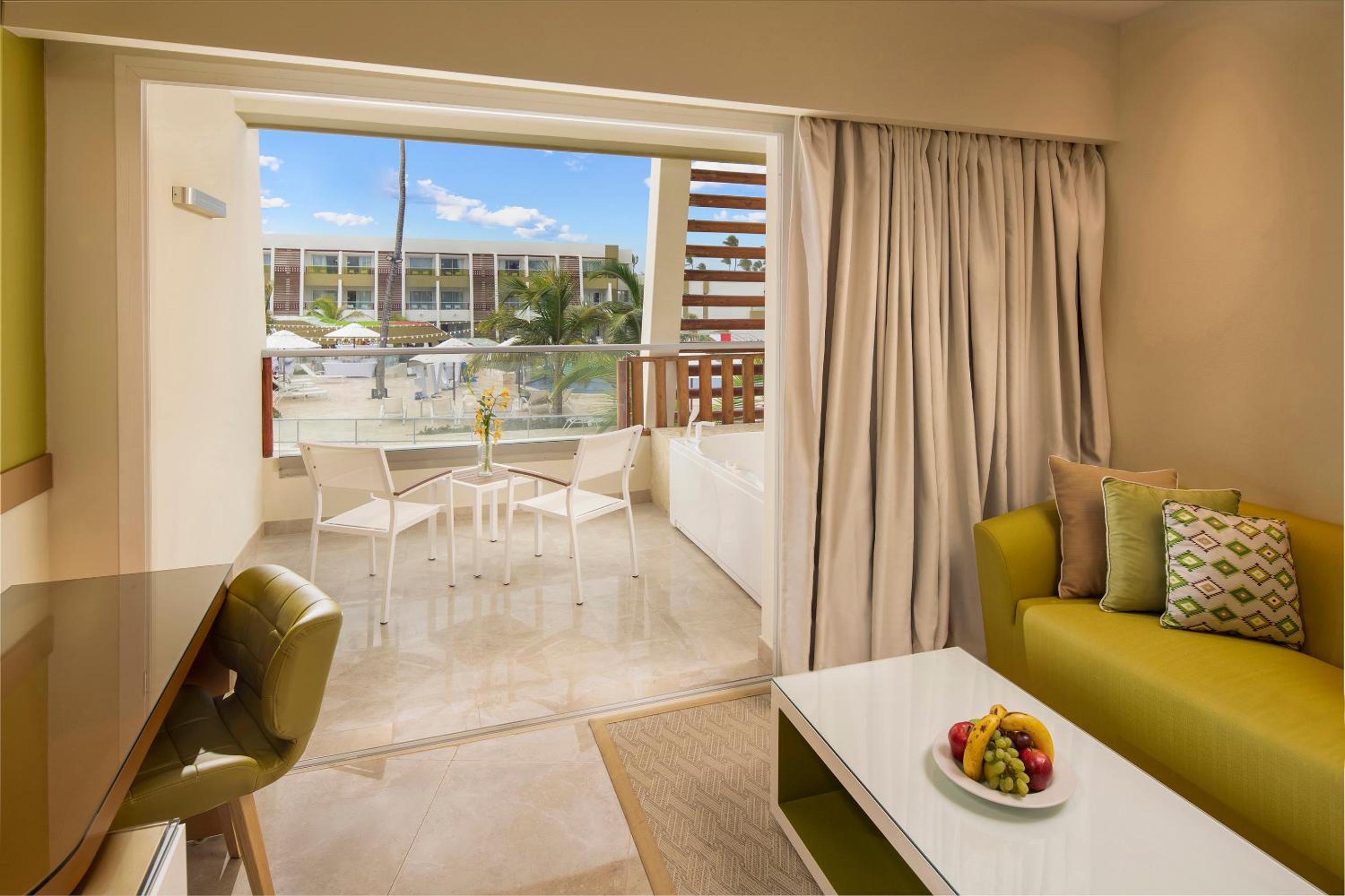 Preferred Club Junior Suite Pool View 2C