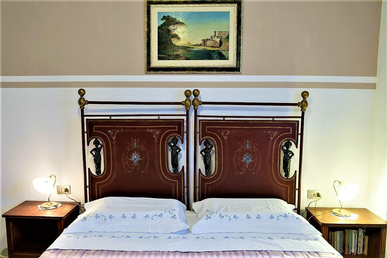 Double Room With Shared Bathroom photo 1