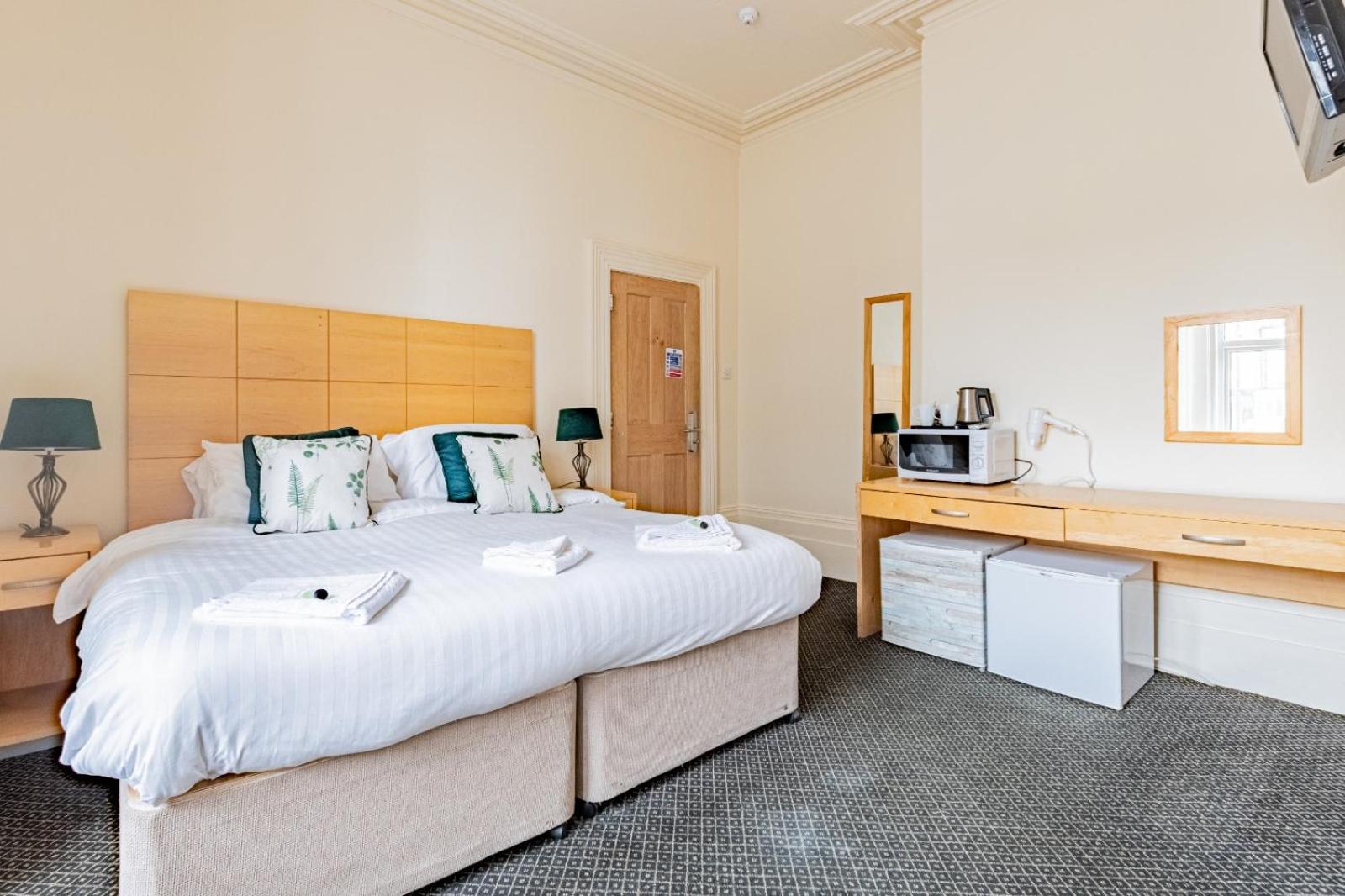 Standard Double Room - Photo 3