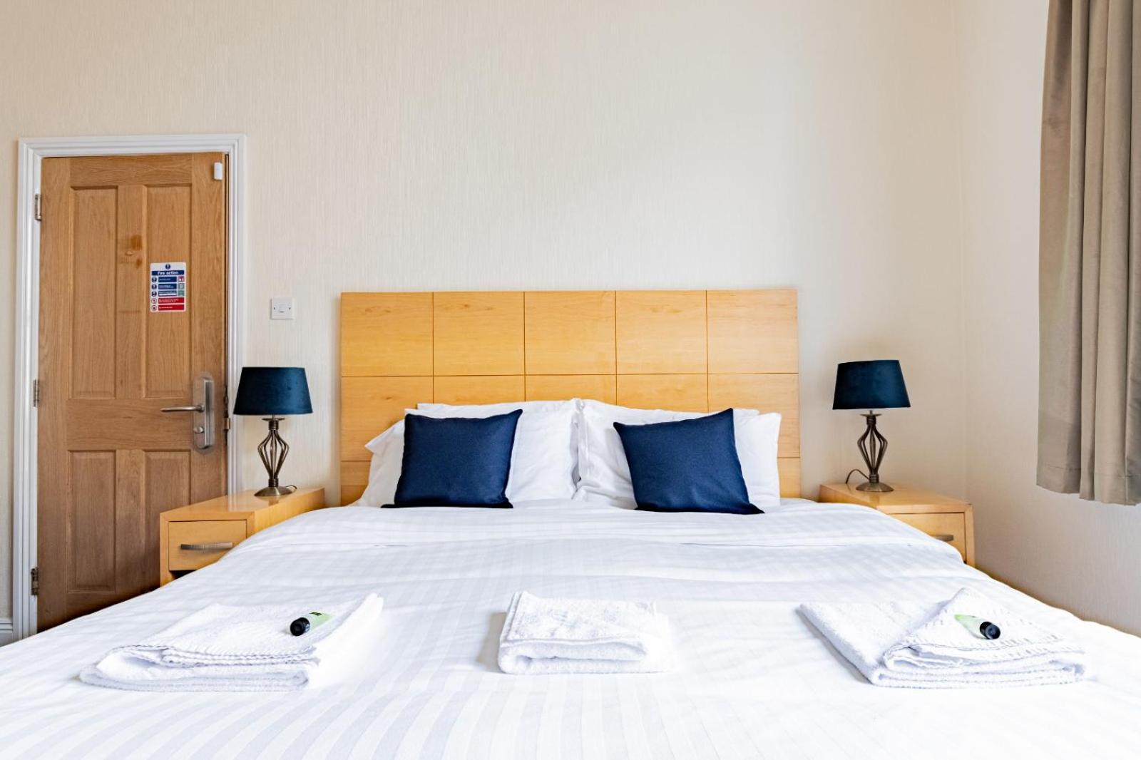 Standard Double Room - Photo 5