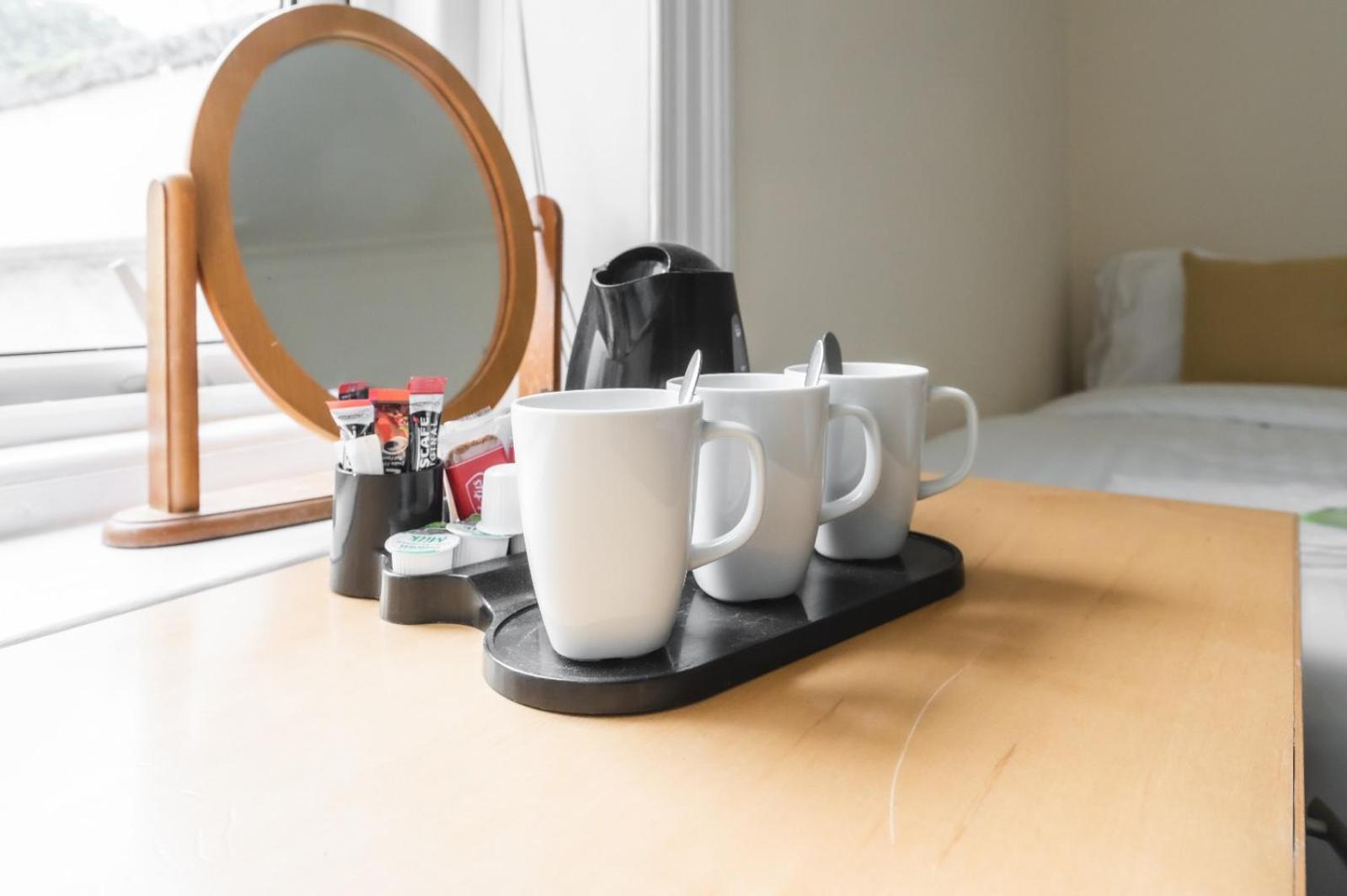 Standard Double Room - Photo 12