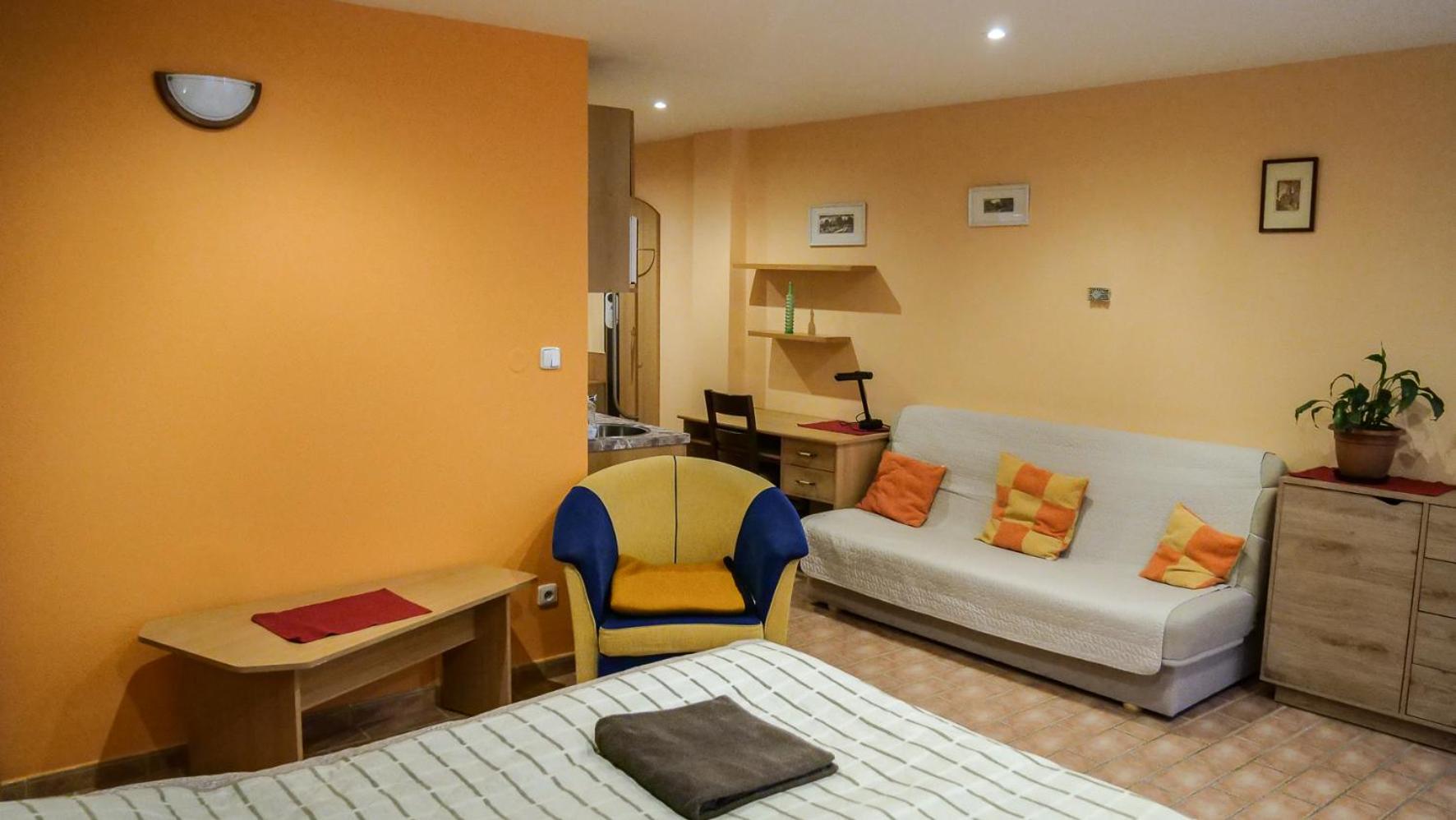 Triple Room with Private Bathroom photo 1