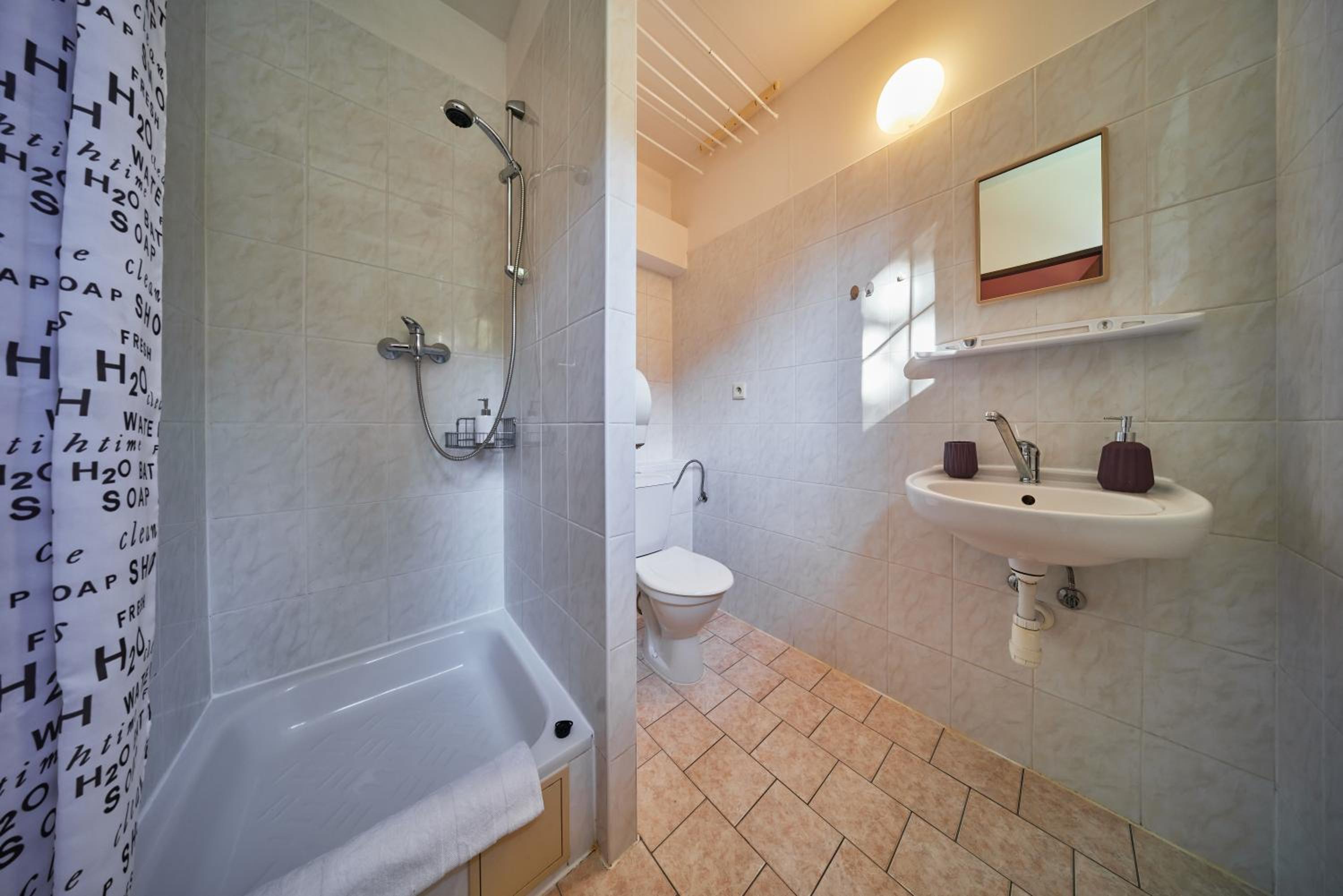 Triple Room with Bathroom photo 2
