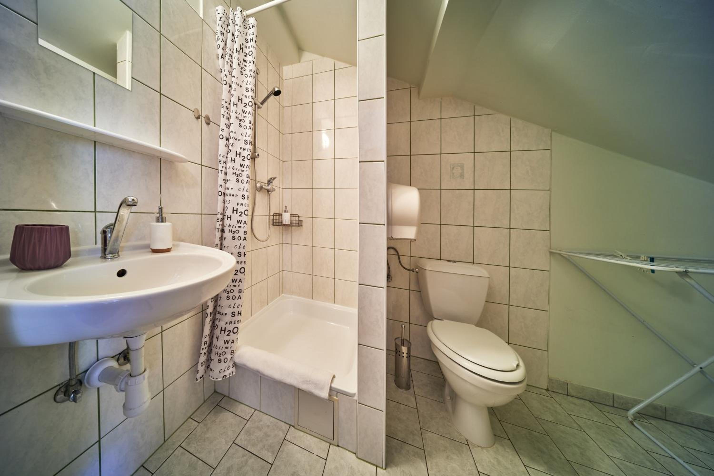 Double or Twin Room with Bathroom photo 3