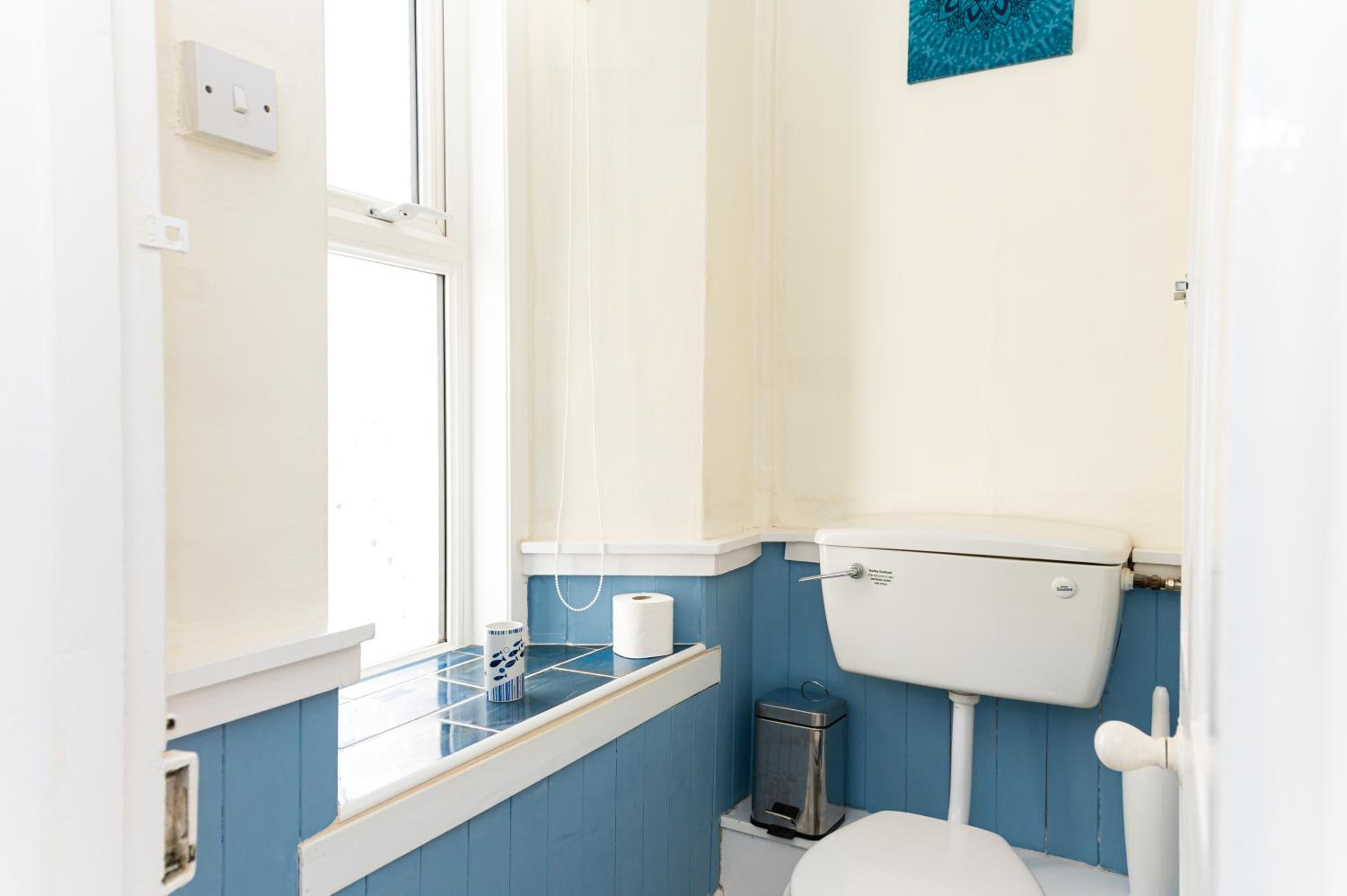 Twin Room with Bathroom photo 2
