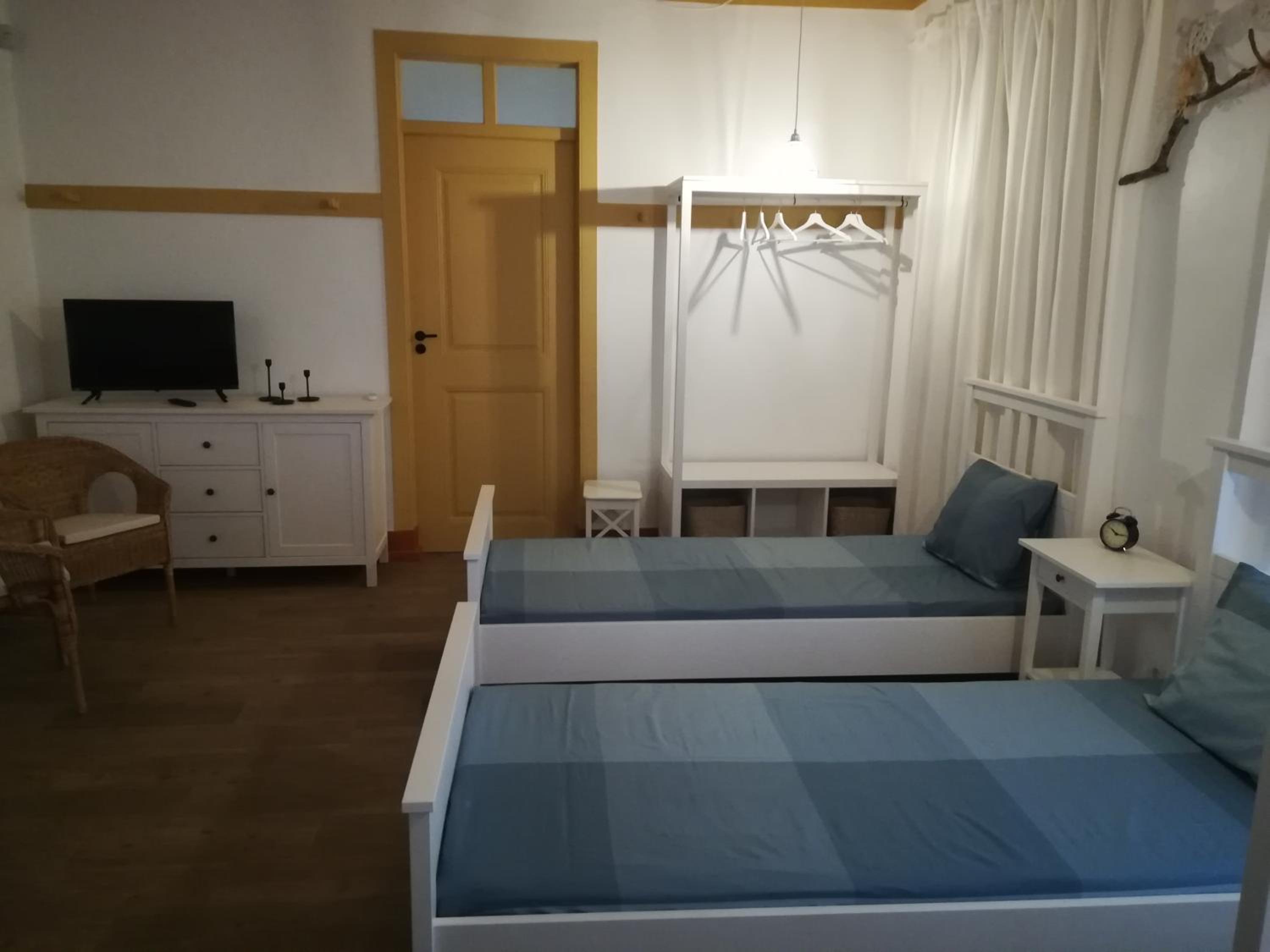 Twin Room with Private Bathroom photo 1