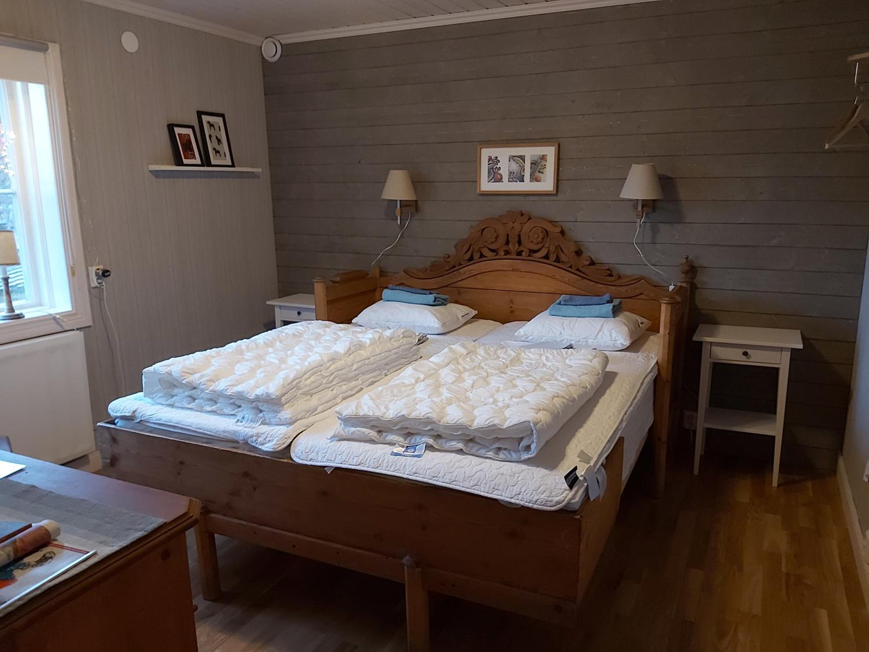 Double Room with Shared Bathroom photo 1