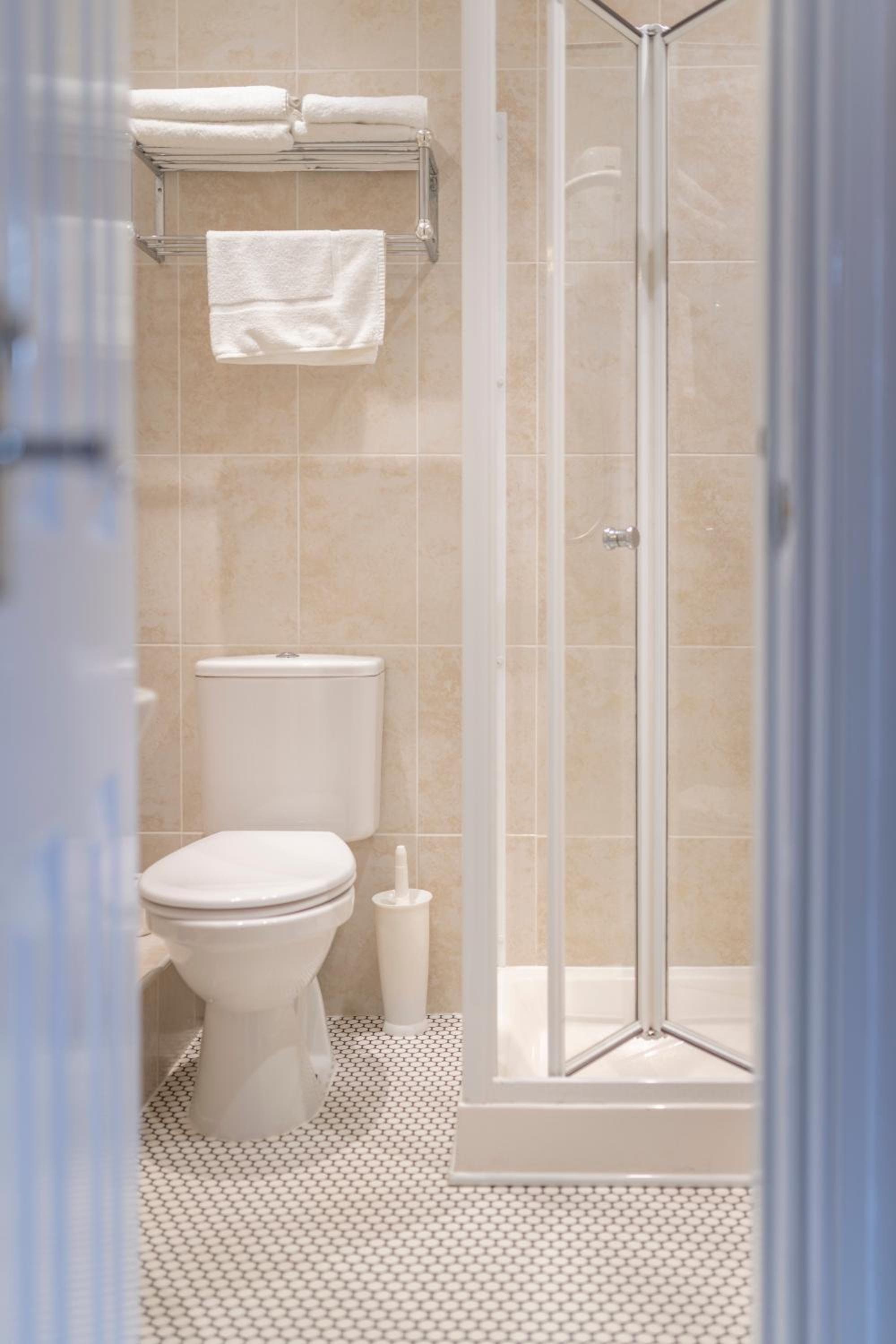Classic Single Room with Shower
