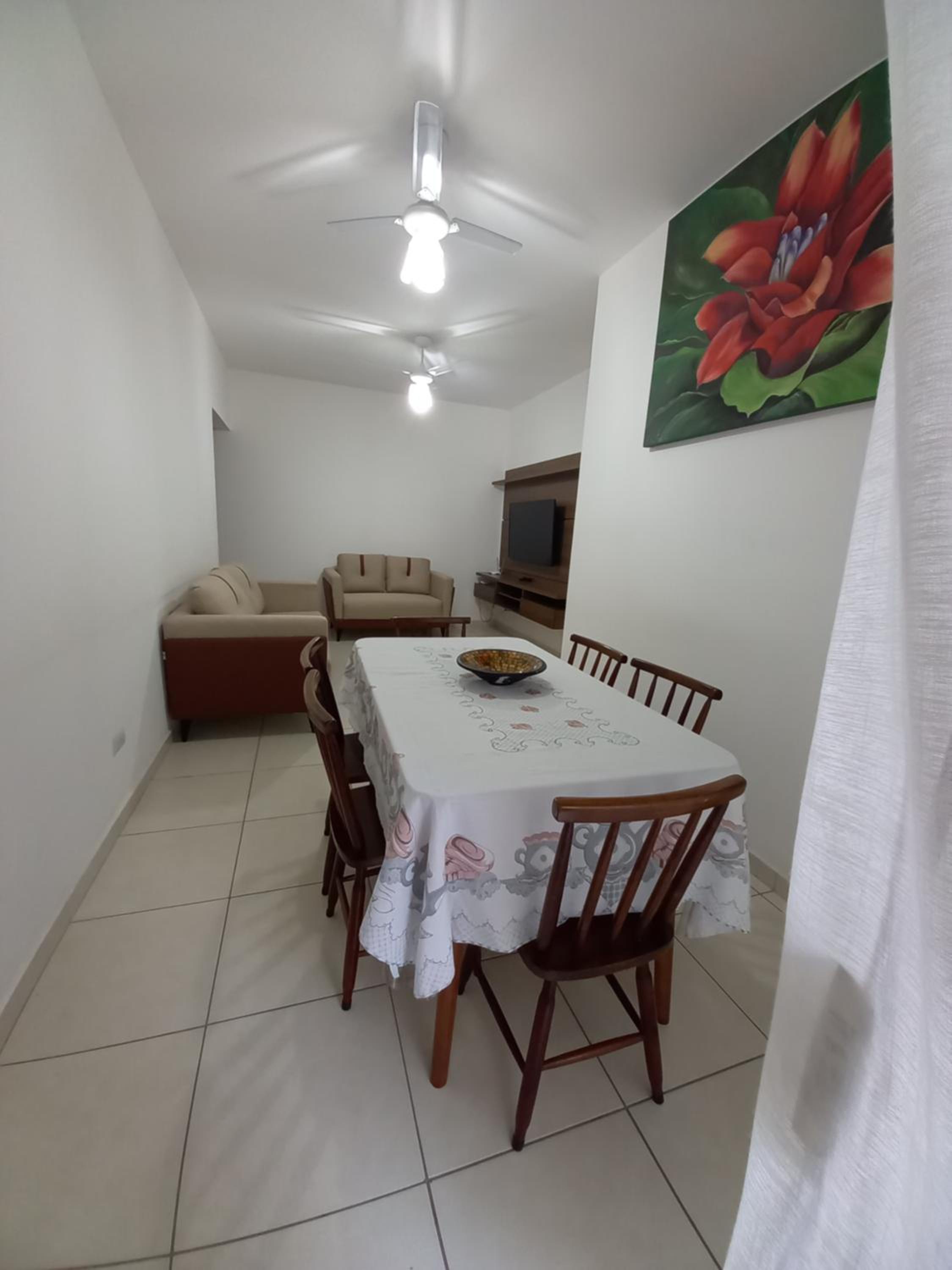 Apartment with Balcony - Photo 36