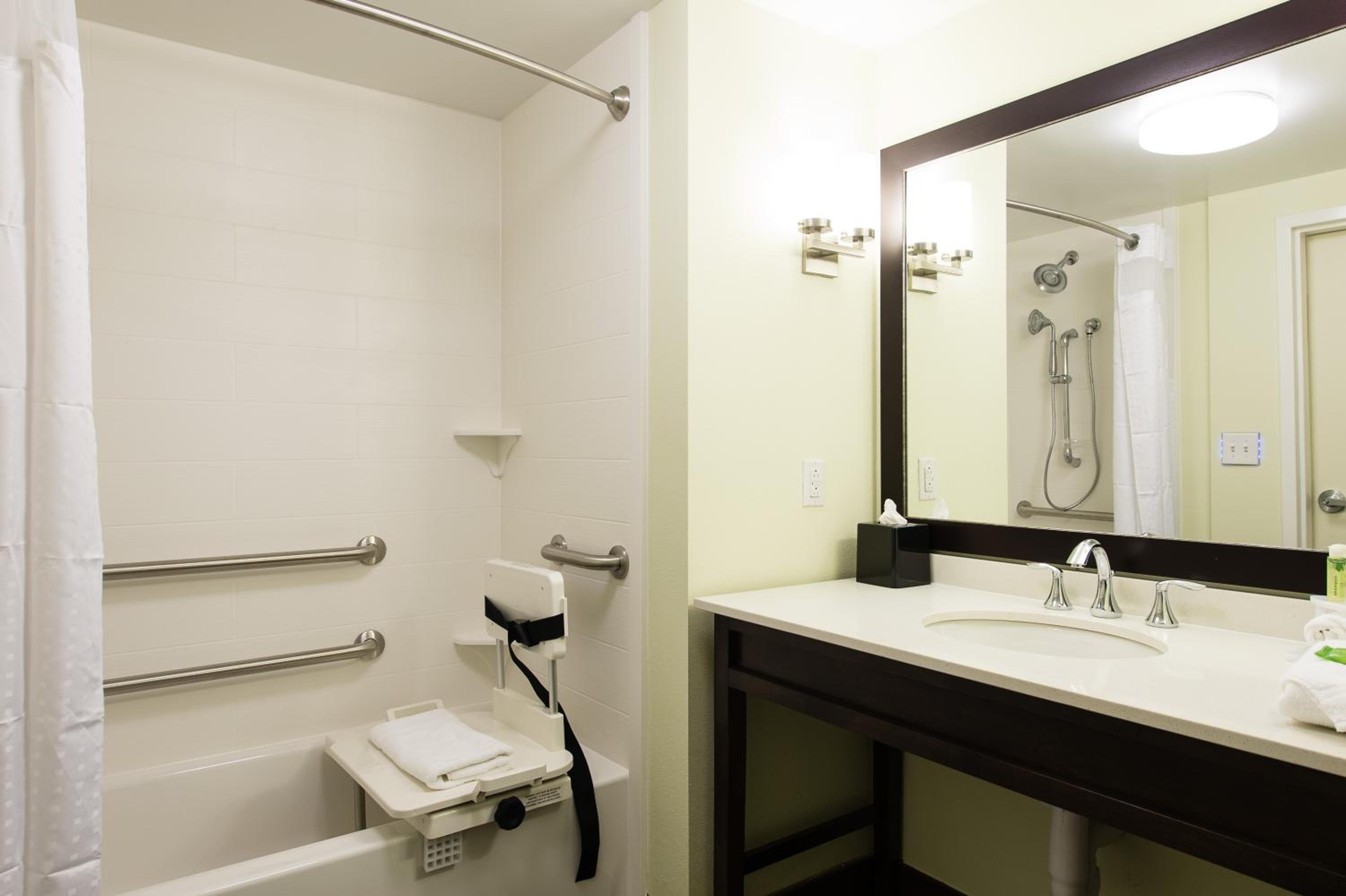 King Suite - Disability Access photo 2