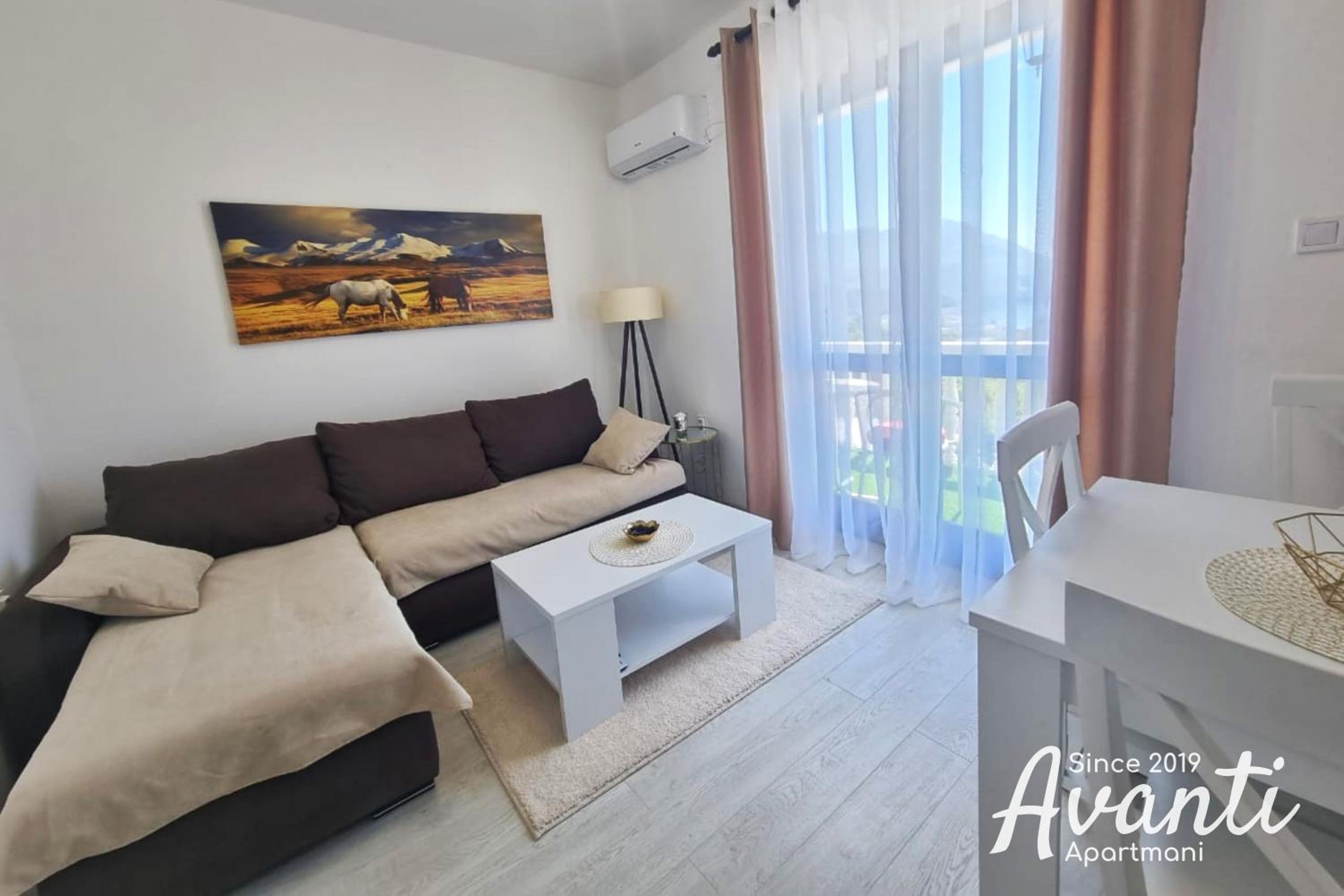 Apartment with Balcony photo 1