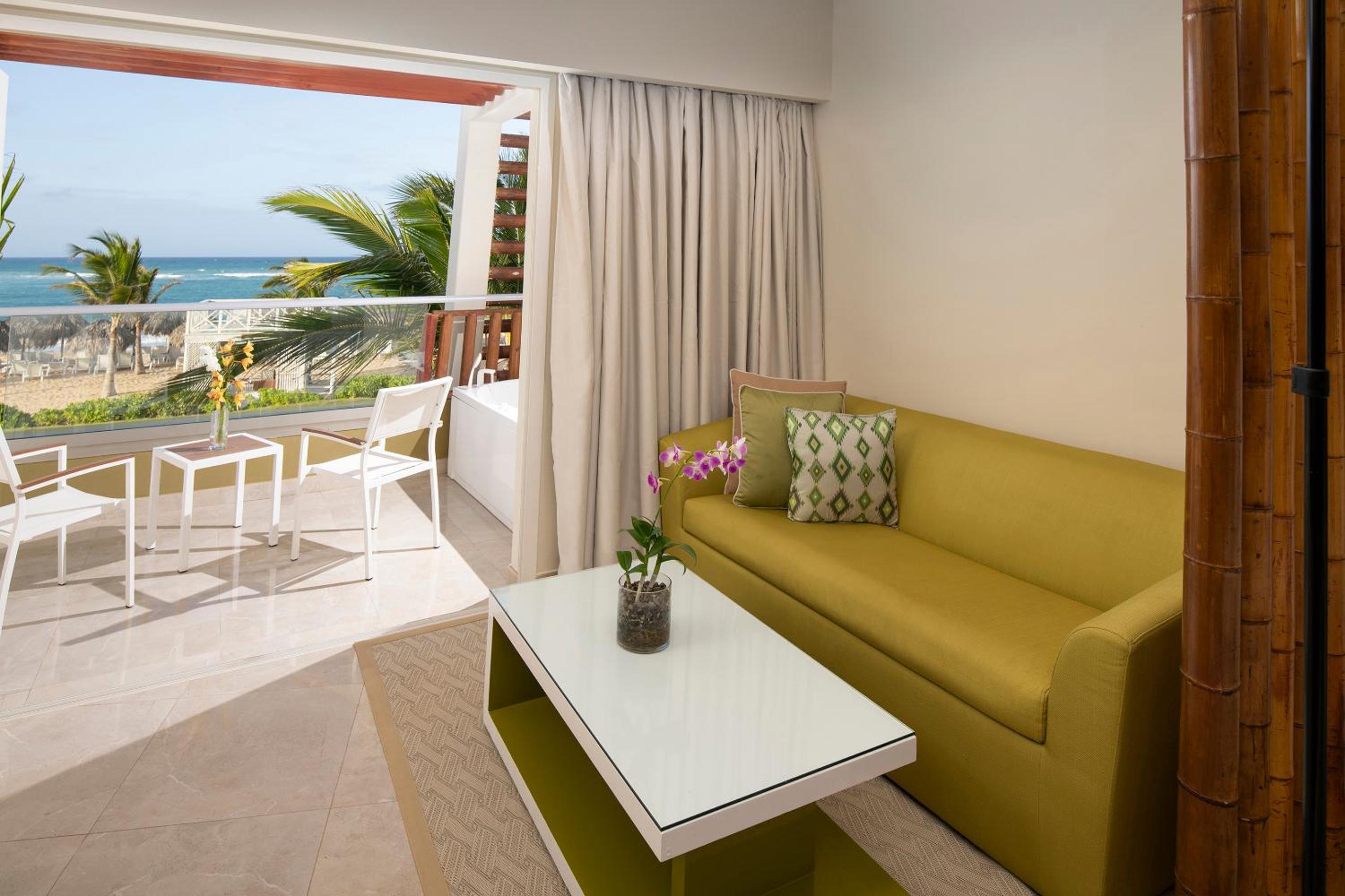Preferred Club Junior Suite Ocean View King thumbnail 5
