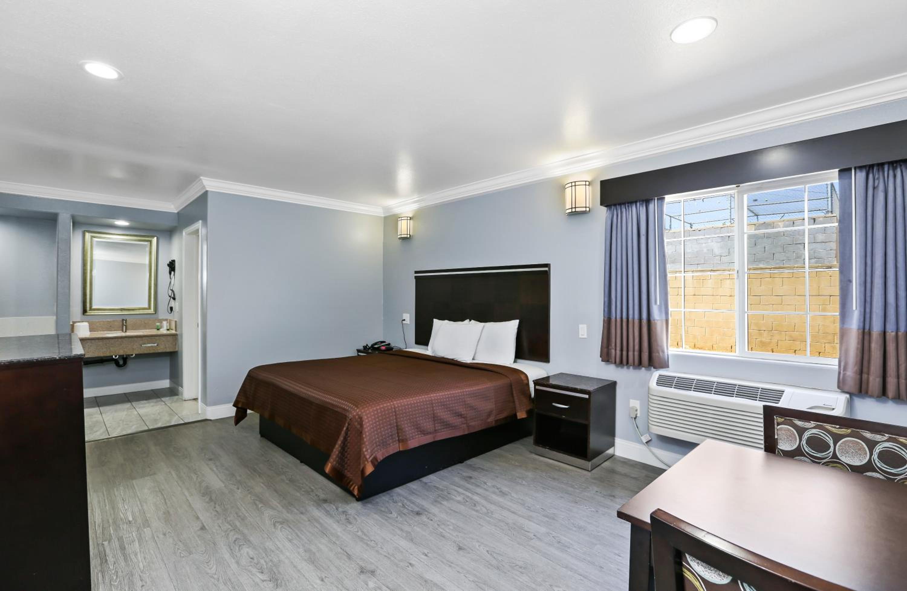 King Room with Spa Bath