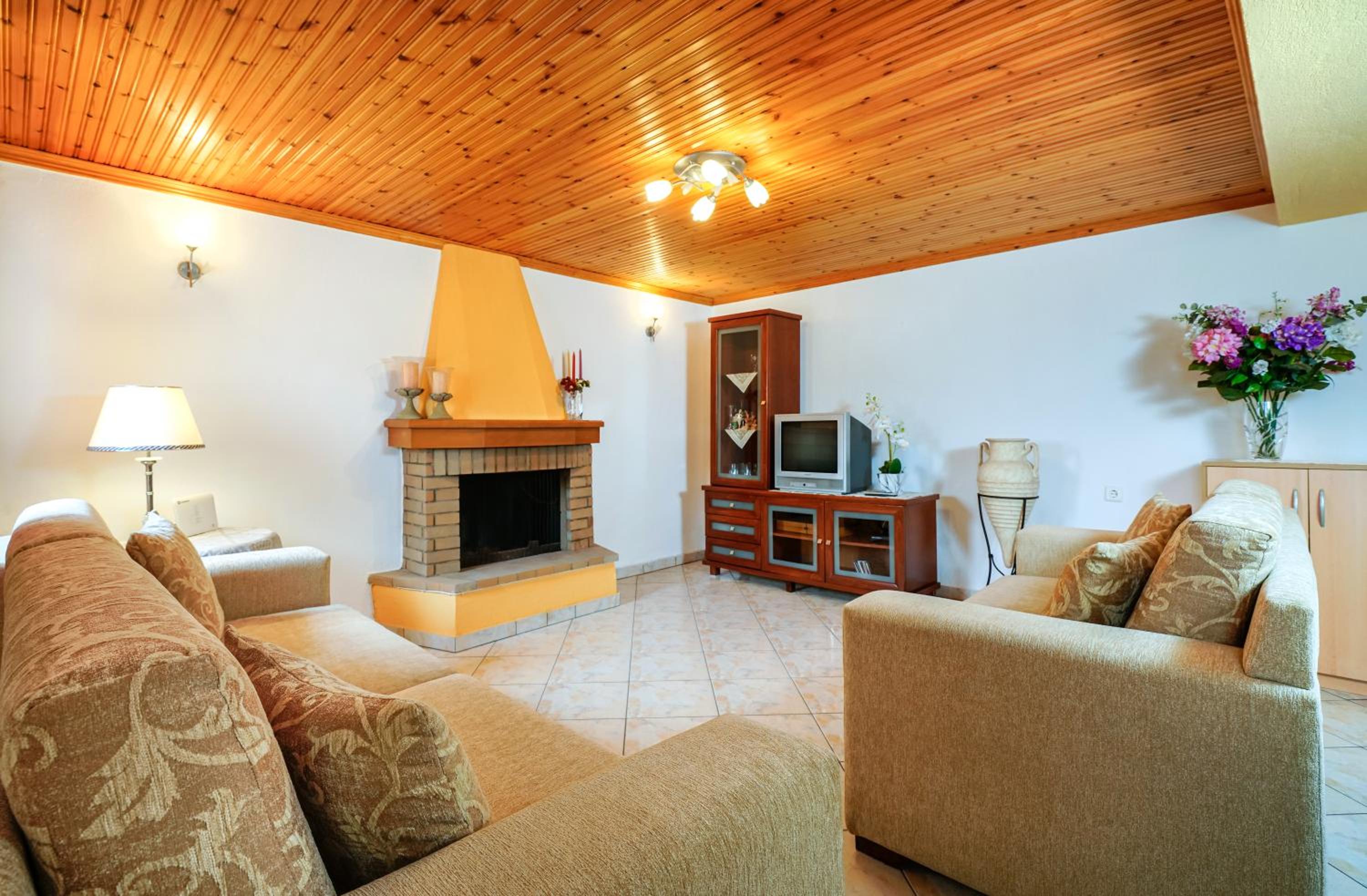 Two-Bedroom House photo 2