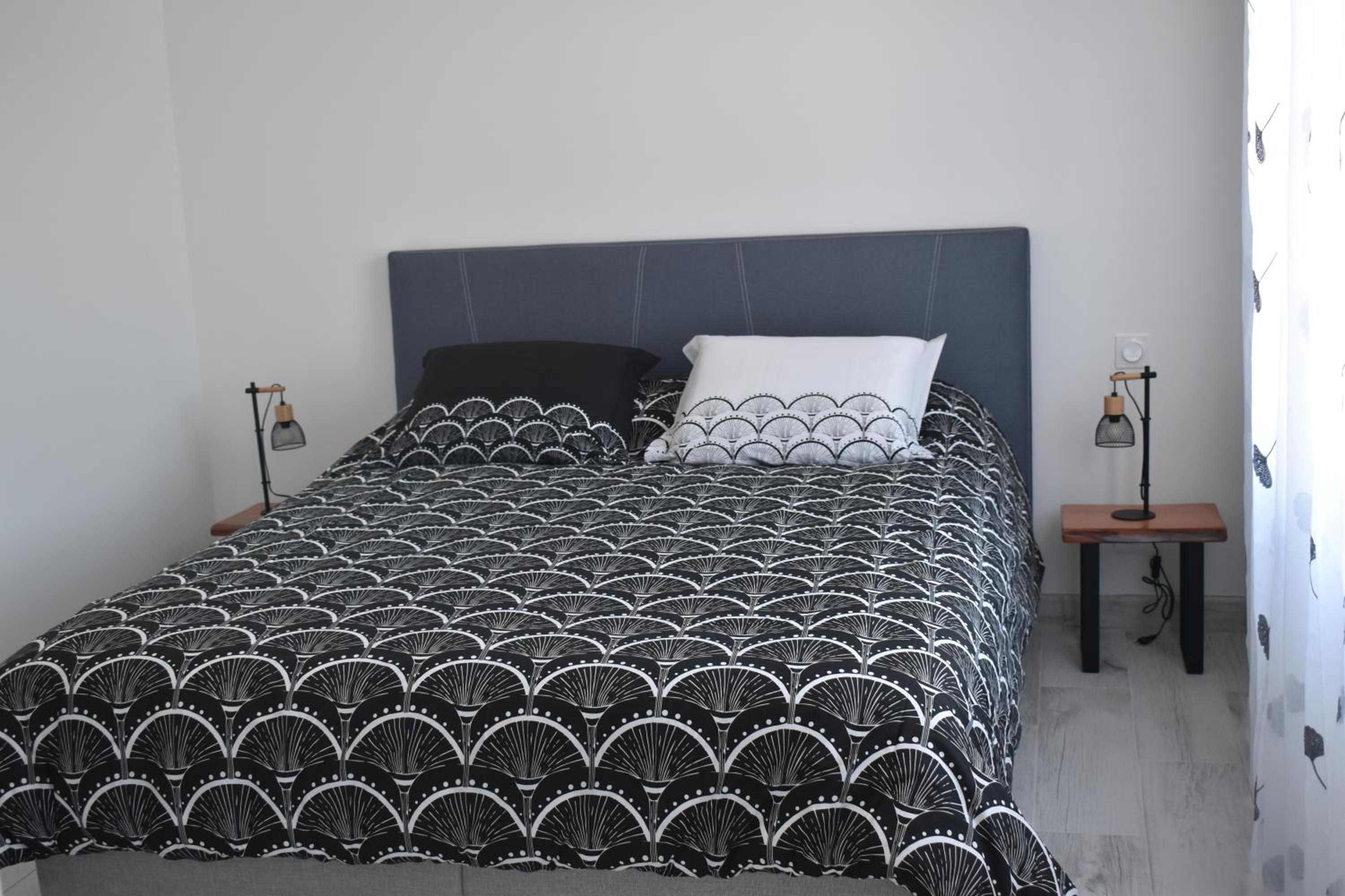 Two-Bedroom Apartment - Photo 5