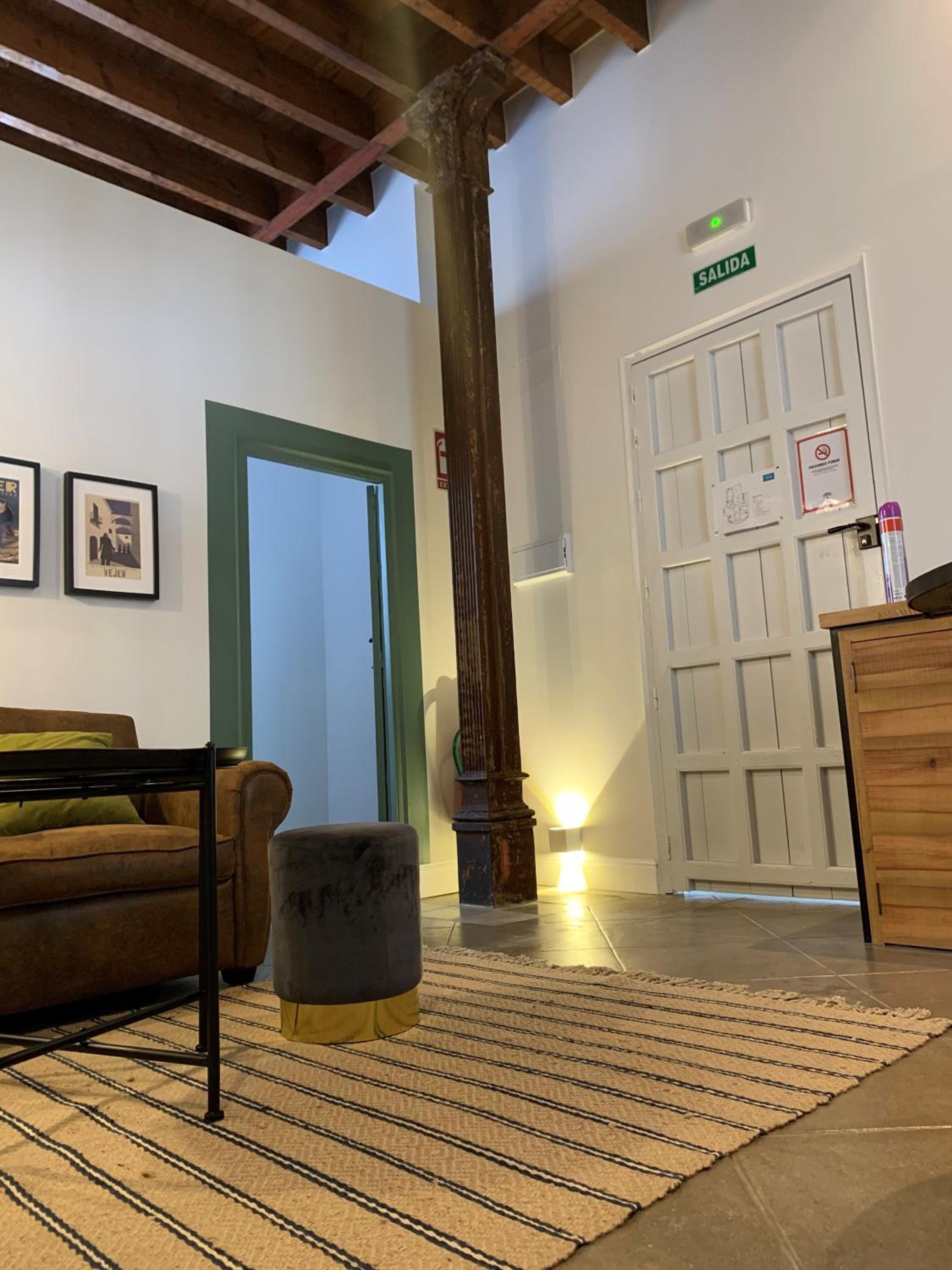 Deluxe Suite - Photo 11