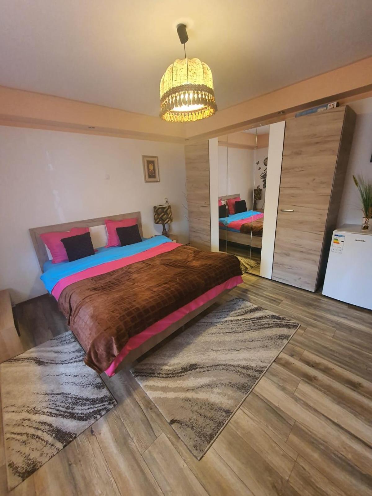 One-Bedroom Chalet - Photo 3