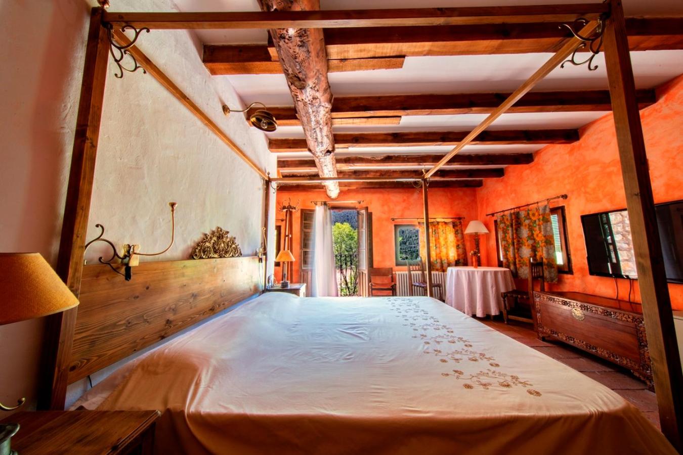 Deluxe Double or Twin Room with Mountain View - Photo 1