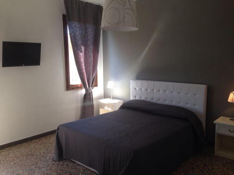 Triple Room with Private External Bathroom photo 1