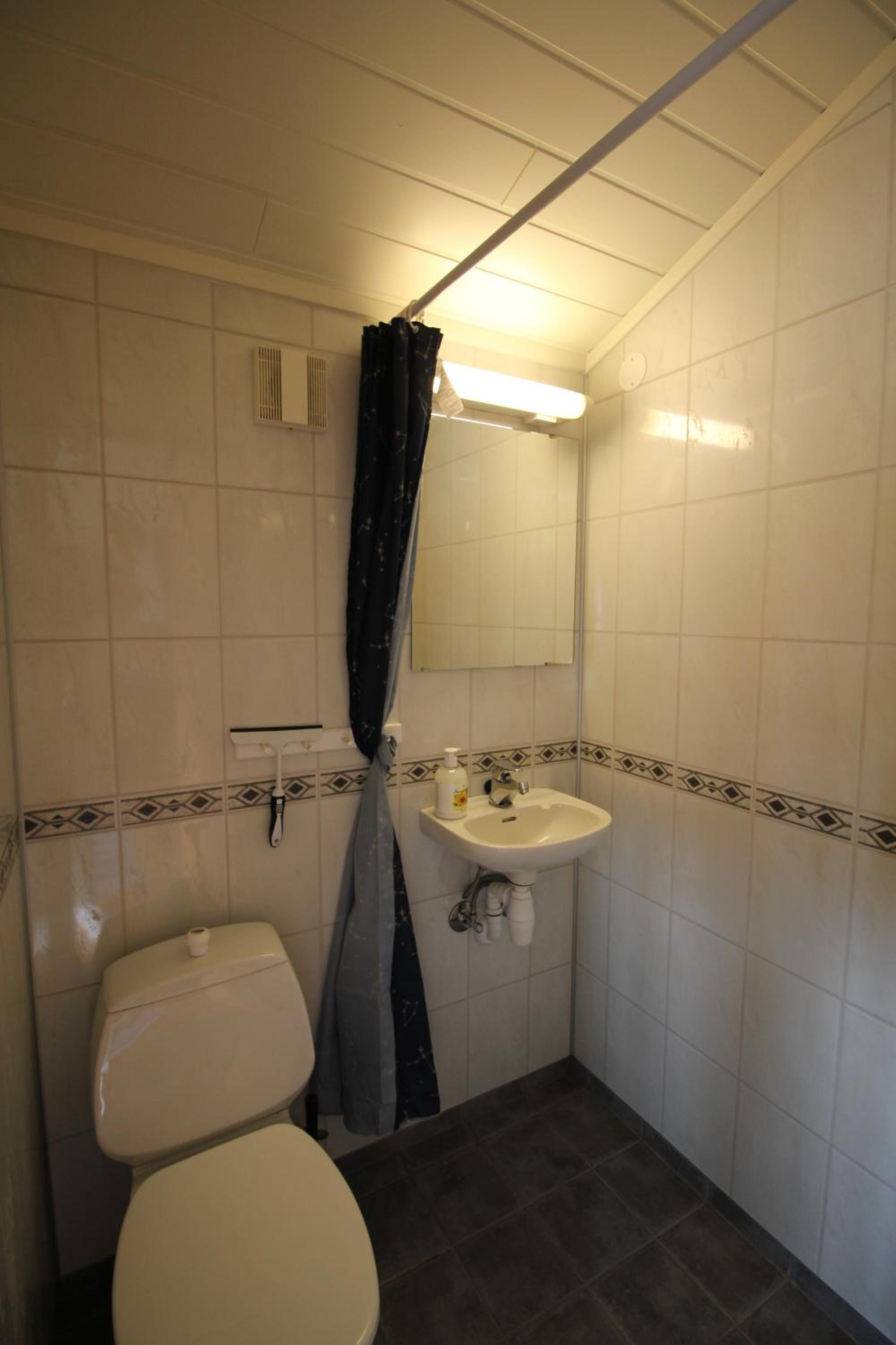 Two-Bedroom Cottage - Photo 8