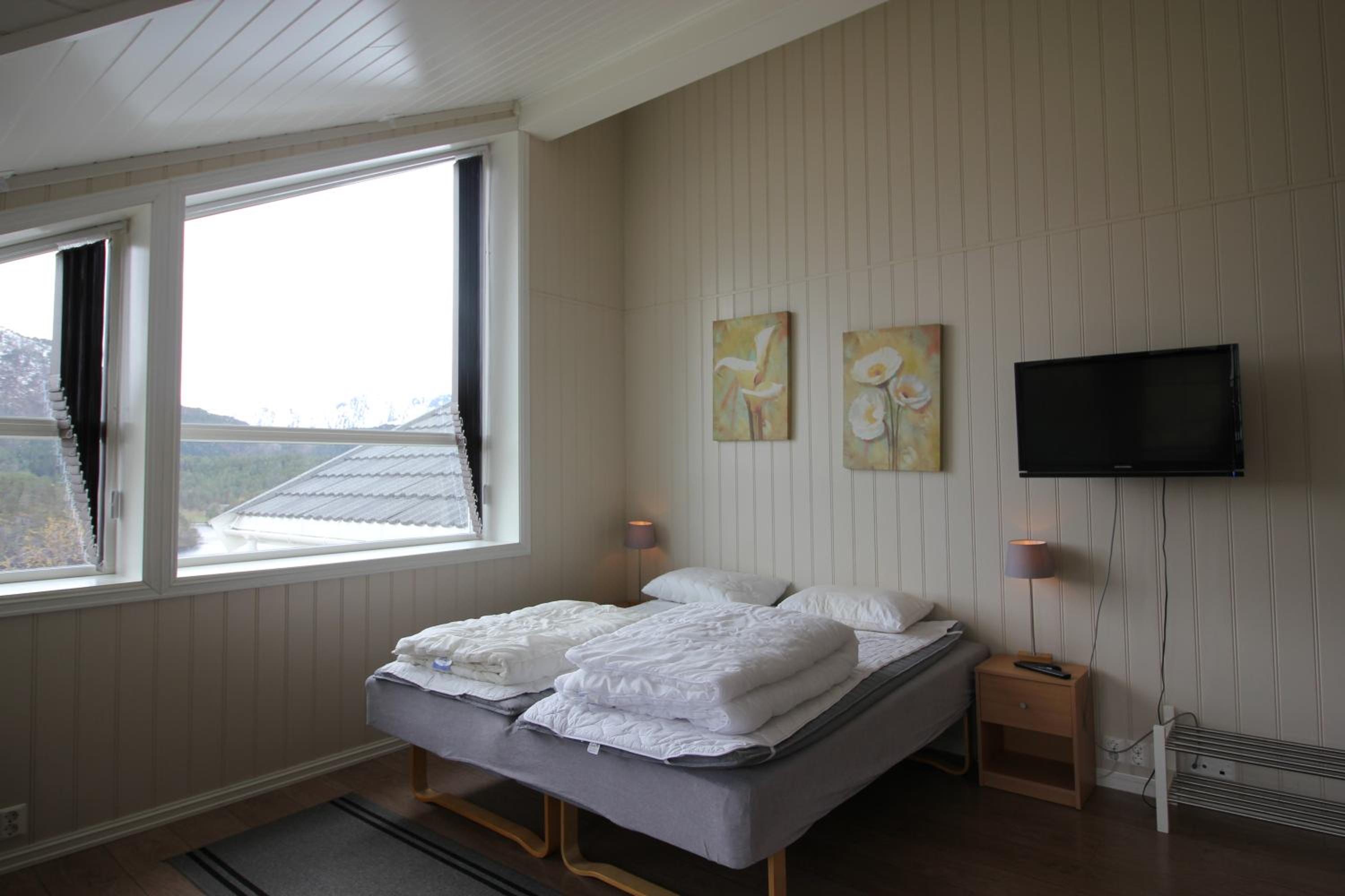 Studio Apartment - Photo 1