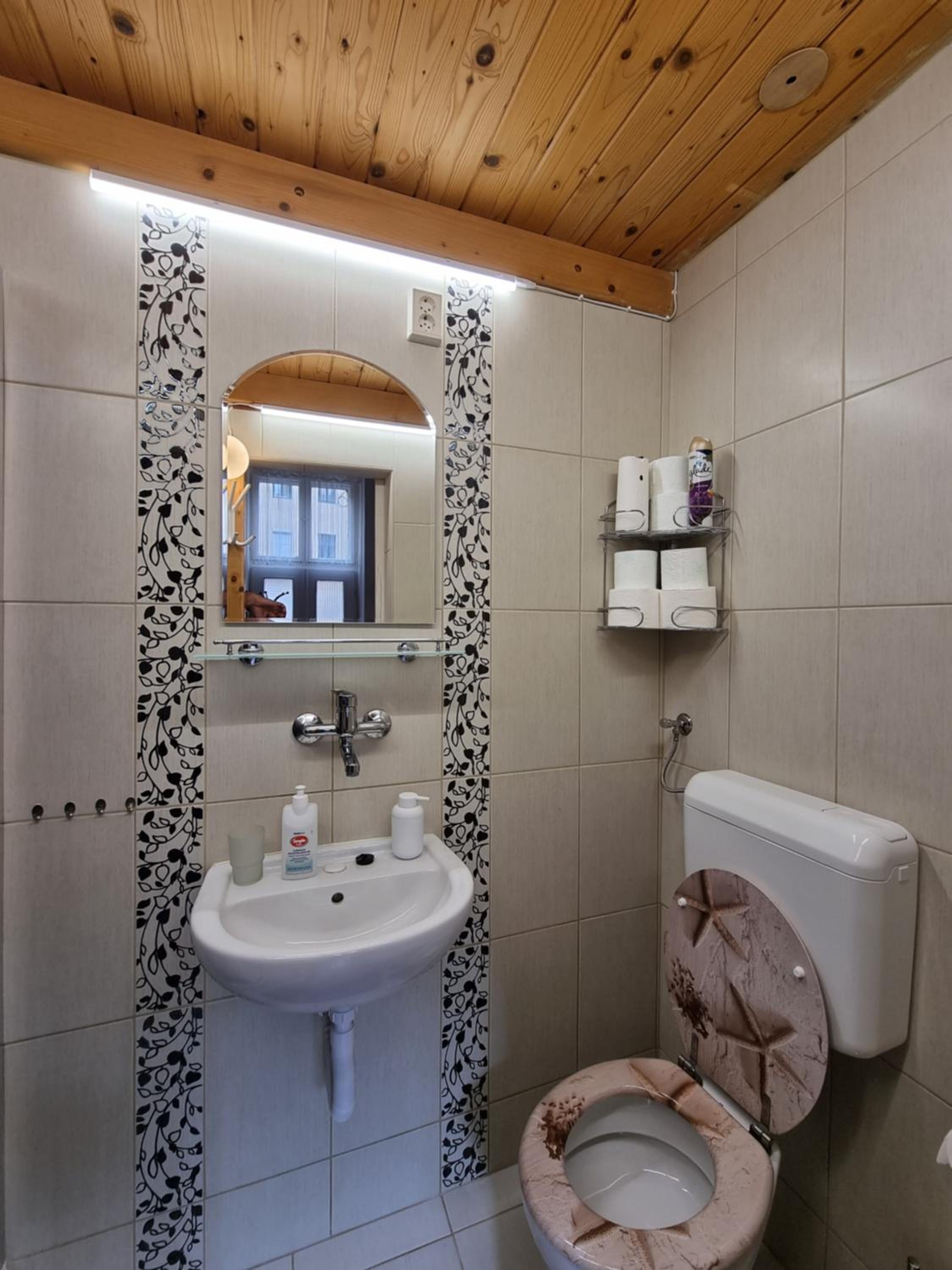 Studio Apartment - Photo 3