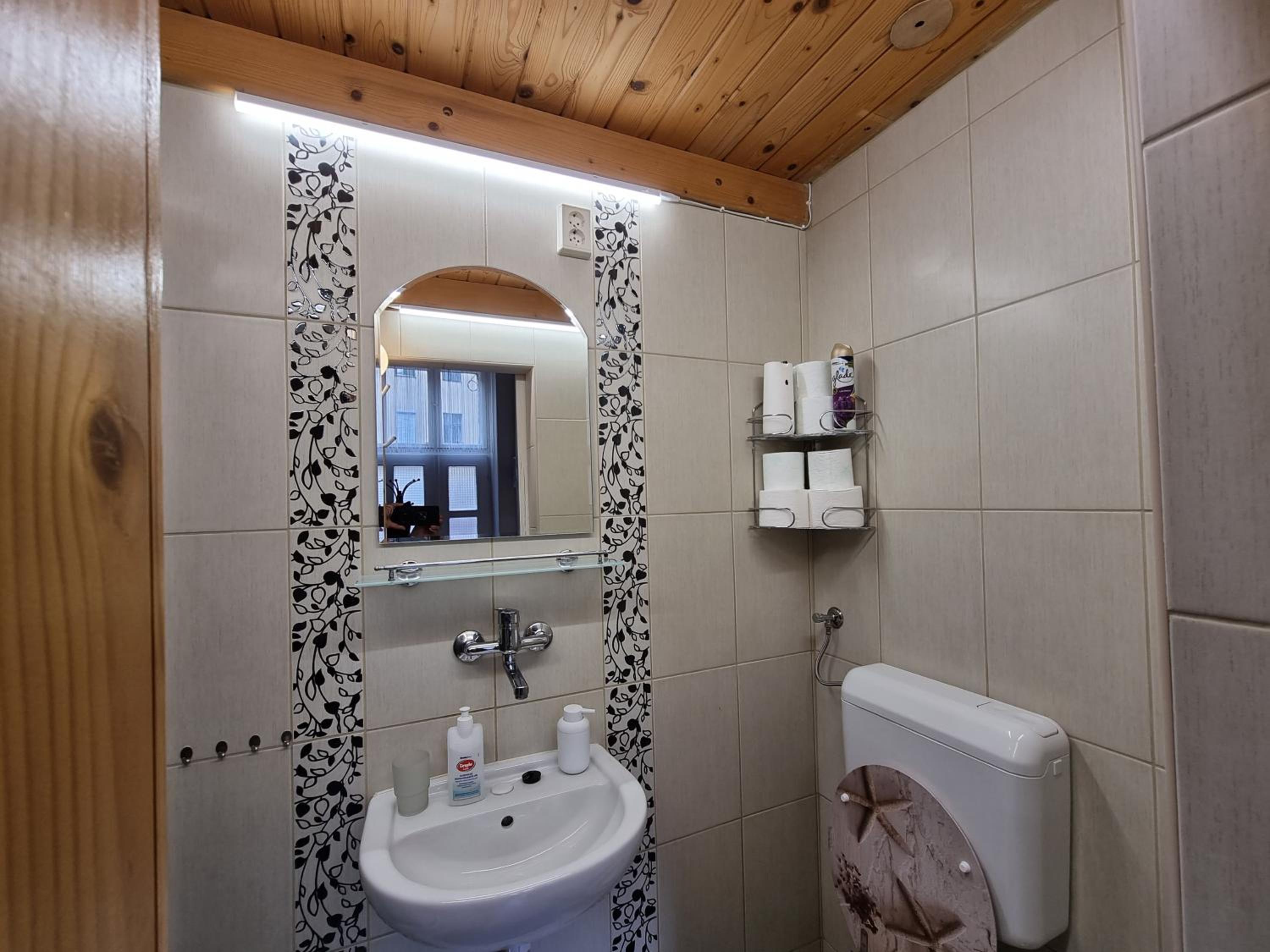 Studio Apartment - Photo 4