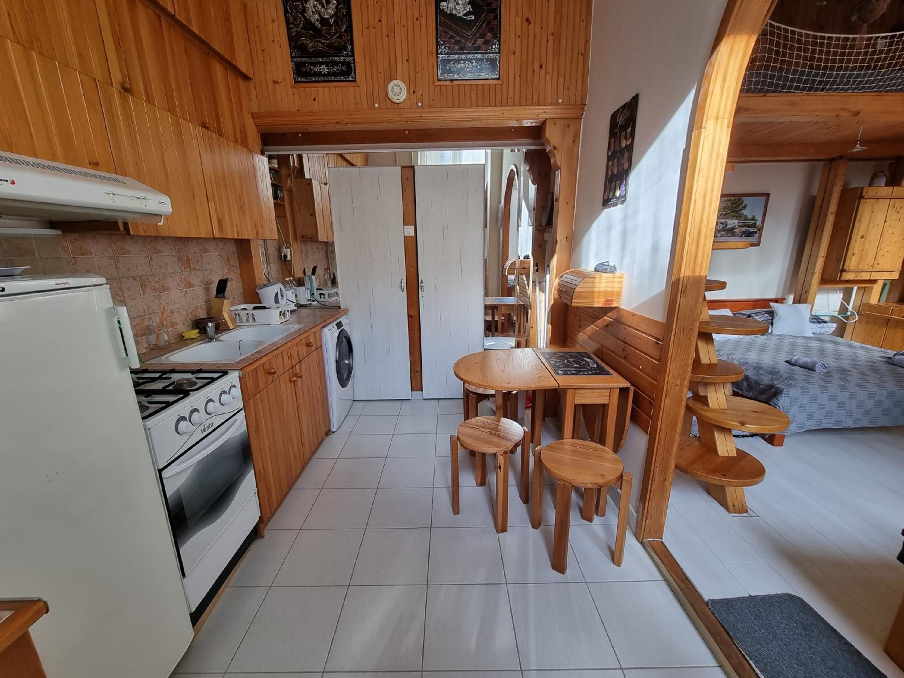 Studio Apartment - Photo 2