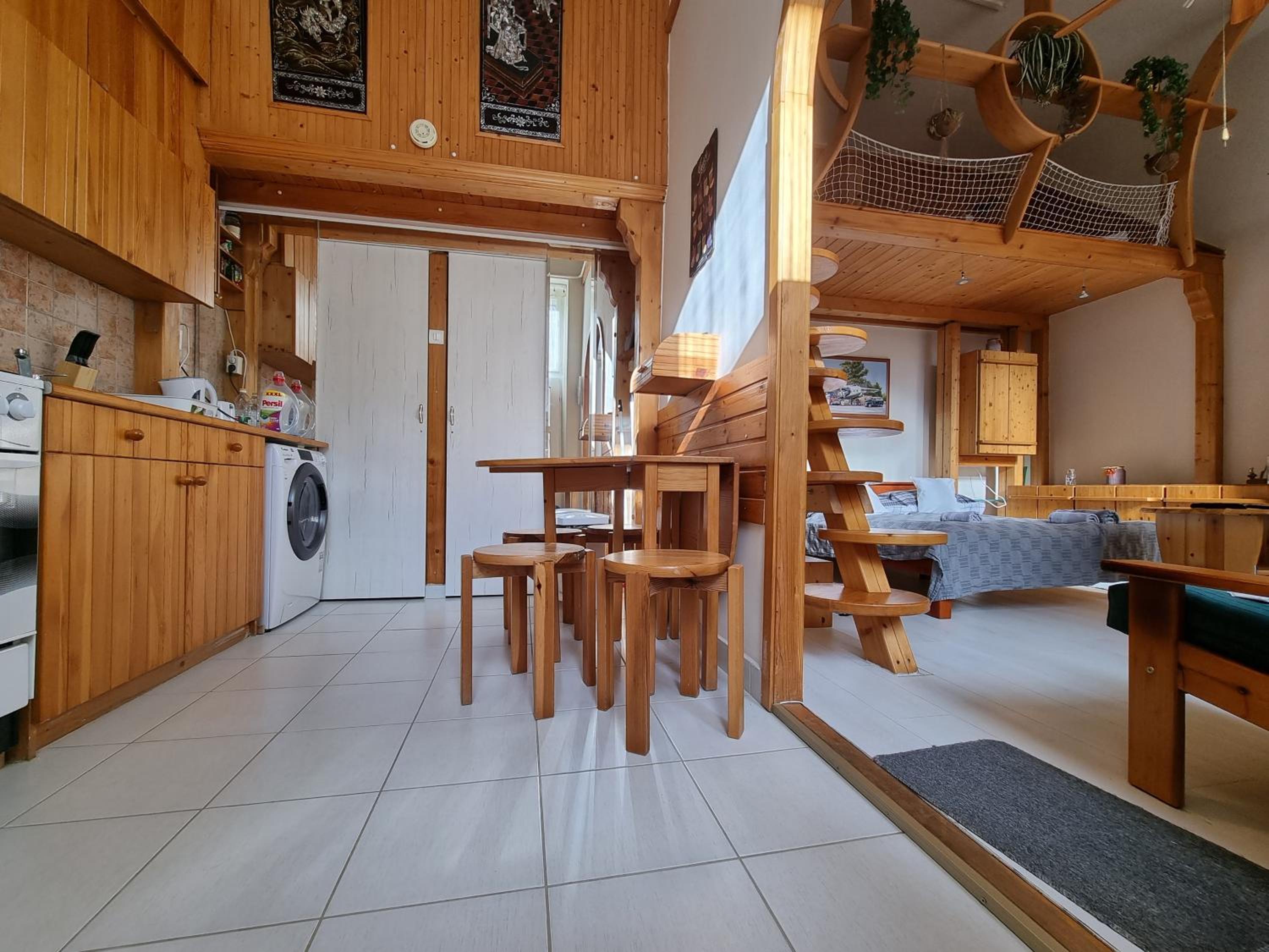 Studio Apartment - Photo 25