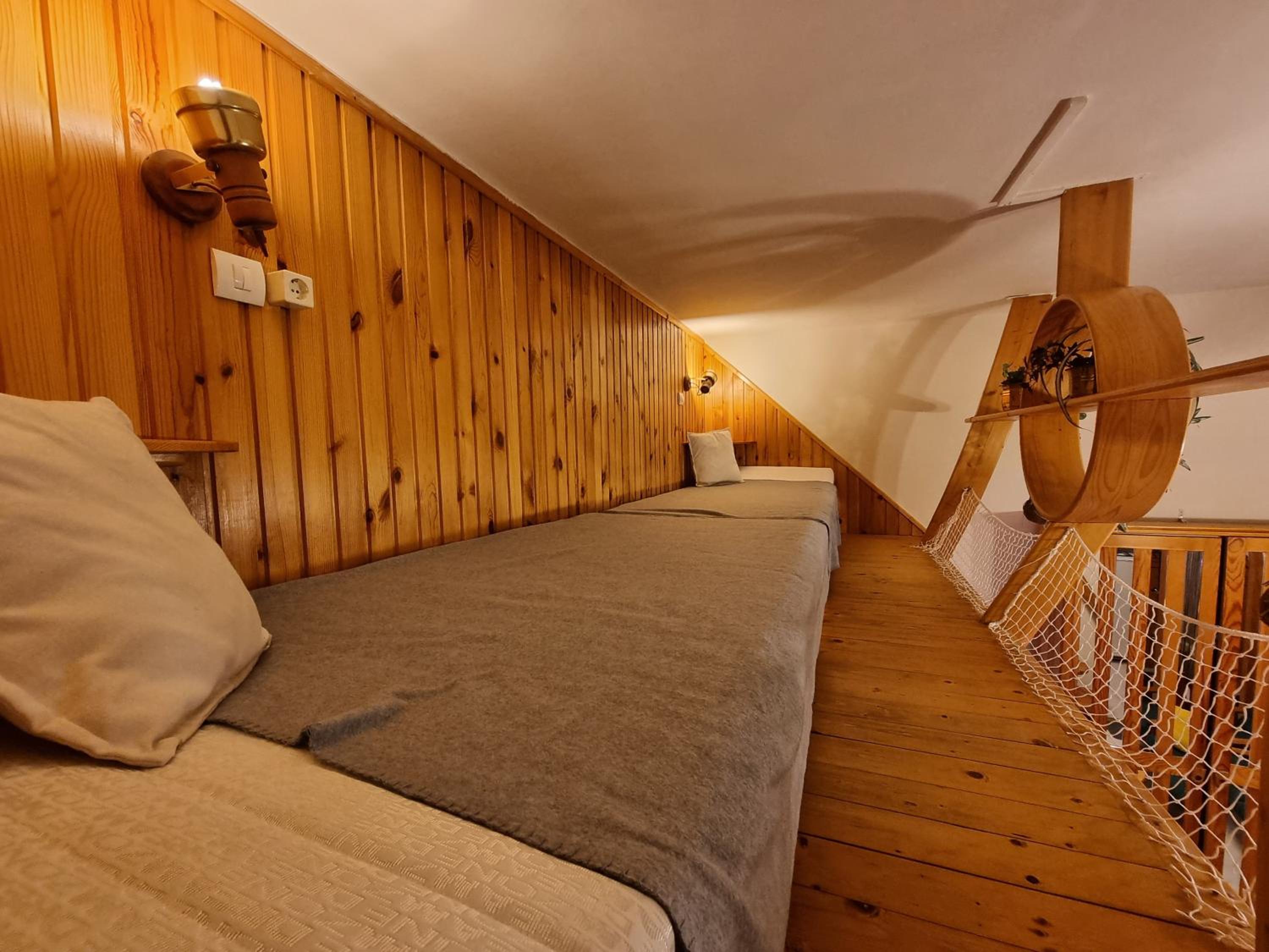 Studio Apartment - Photo 19