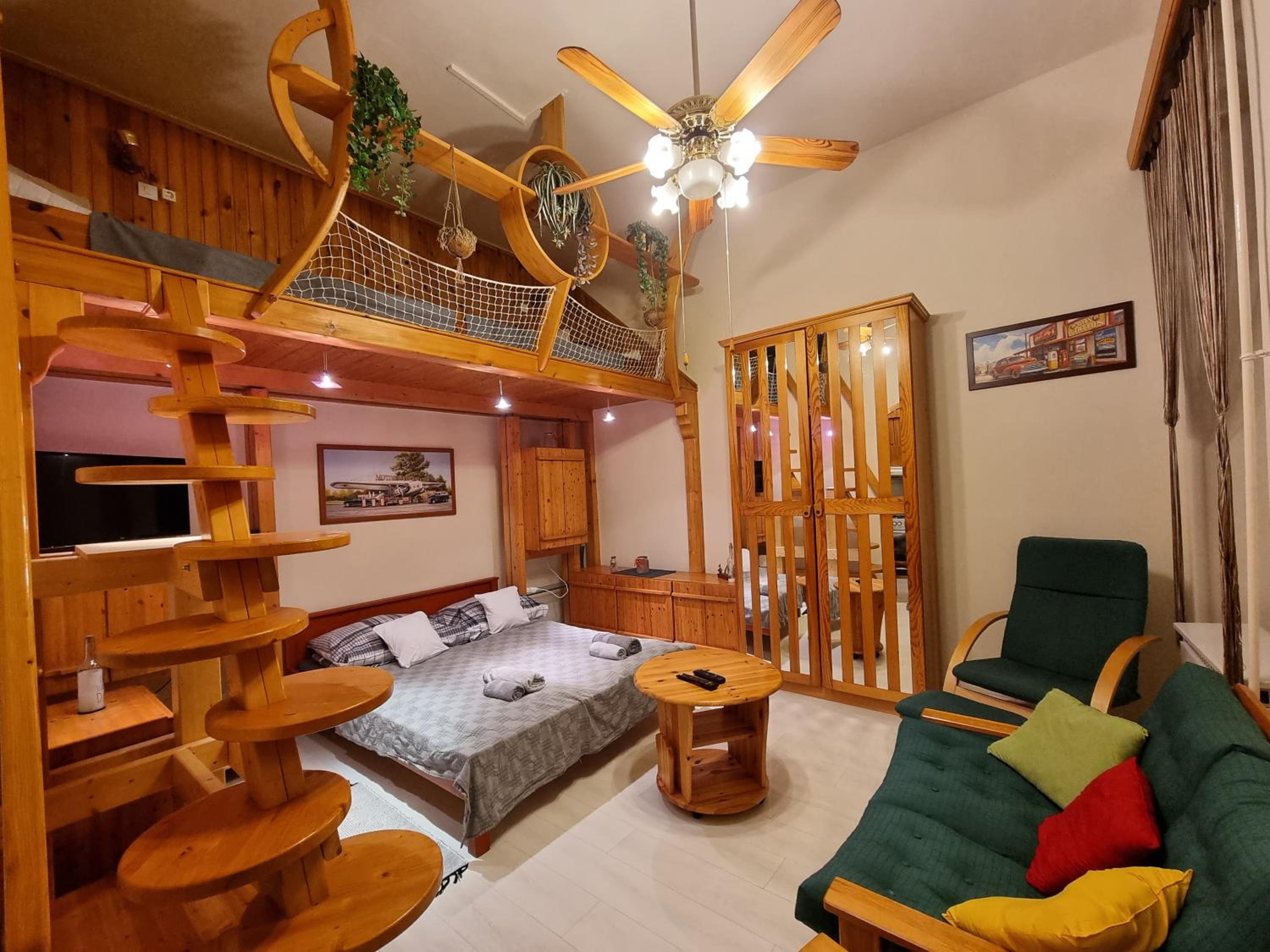 Studio Apartment - Photo 16