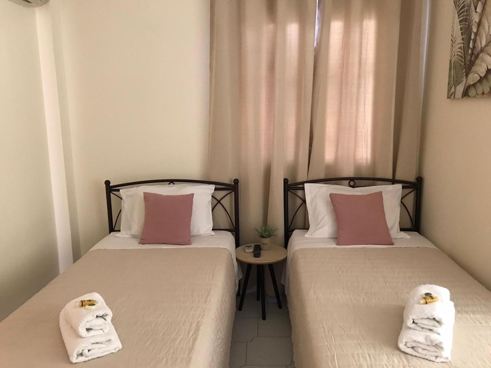 Twin Room with Balcony - Photo 1