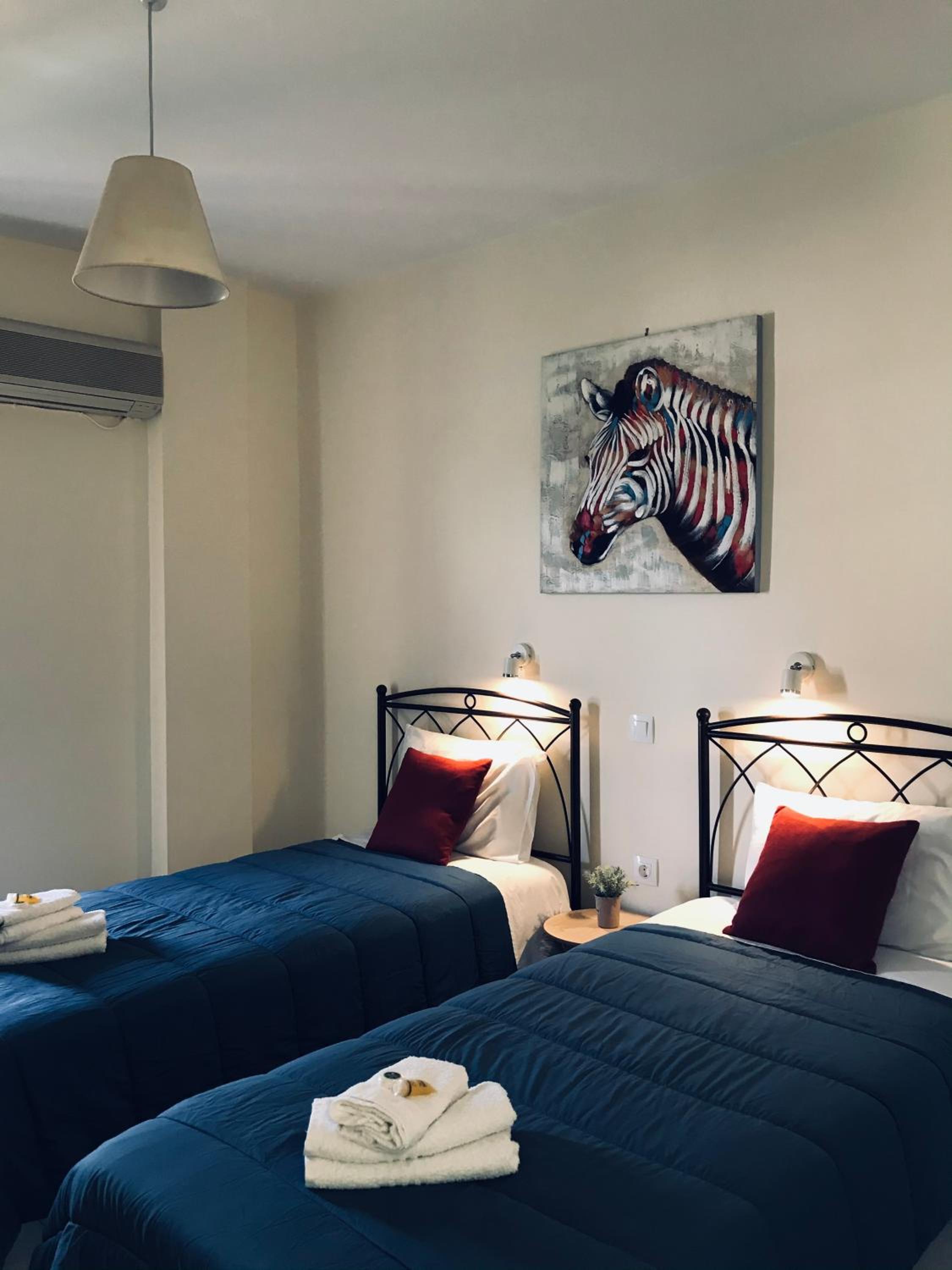 Twin Room with Balcony - Photo 8