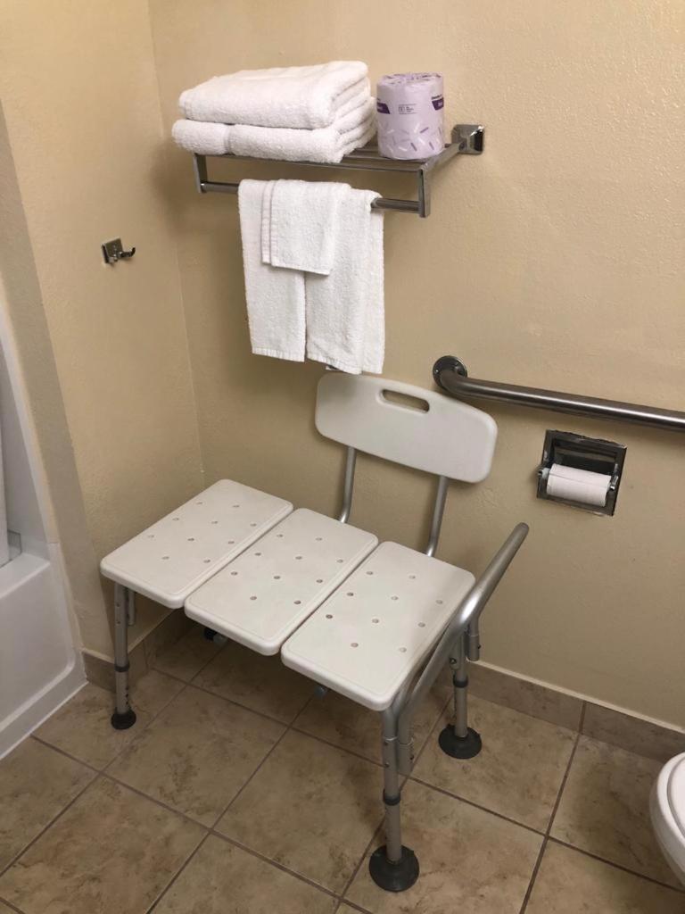Queen Room - Disability Access/Non-Smoking - Photo 3