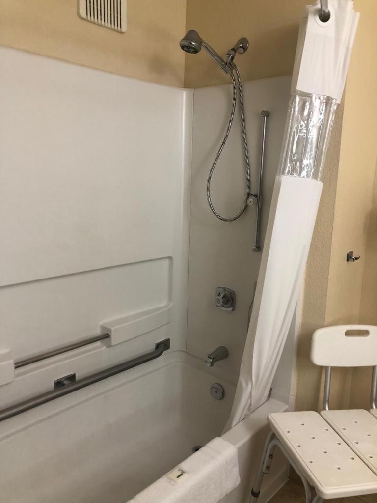 Queen Room - Disability Access/Non-Smoking - Photo 2